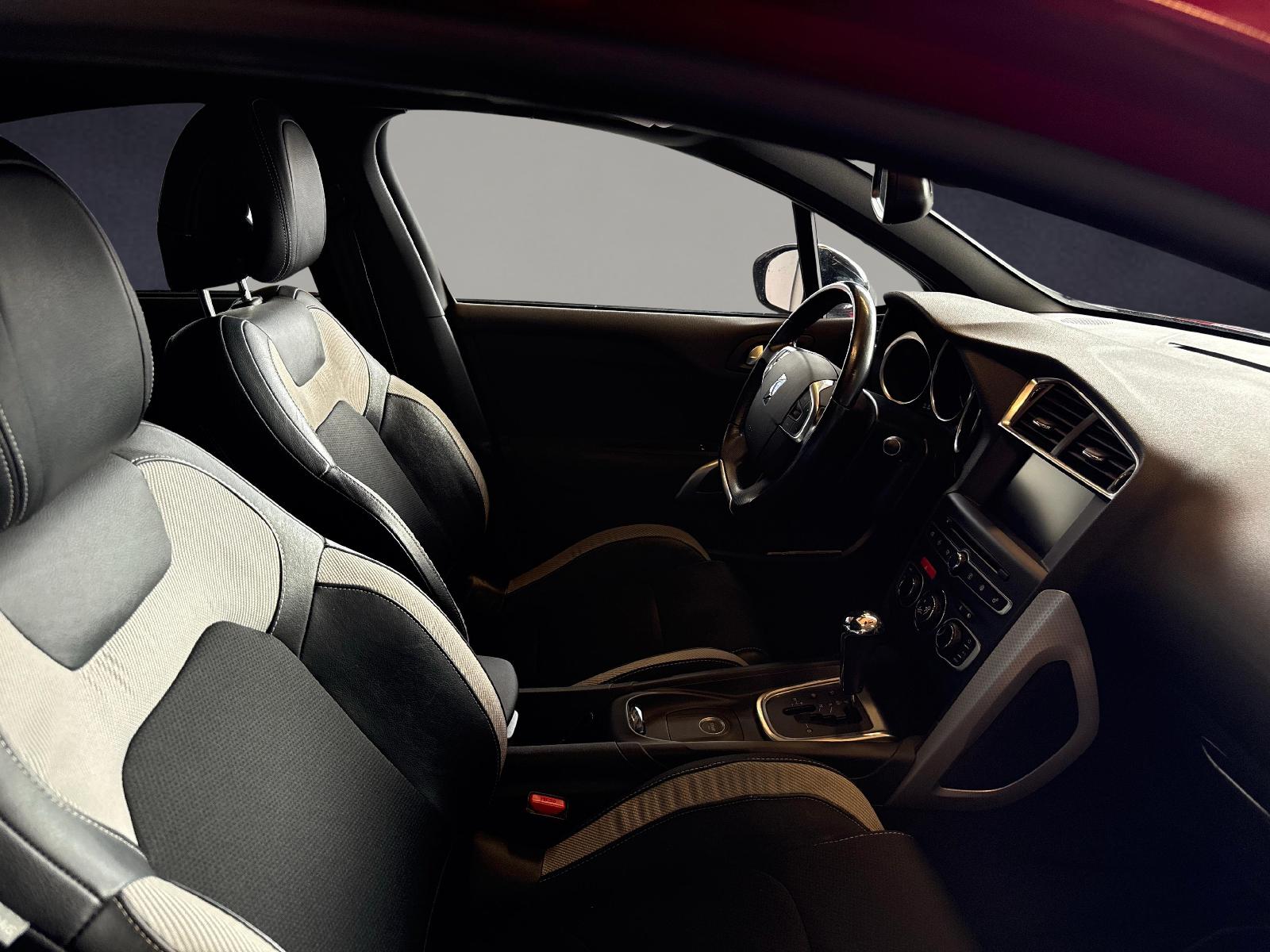 DS AUTOMOBILES 4 1.6 THP 165 Dark Top-image-9