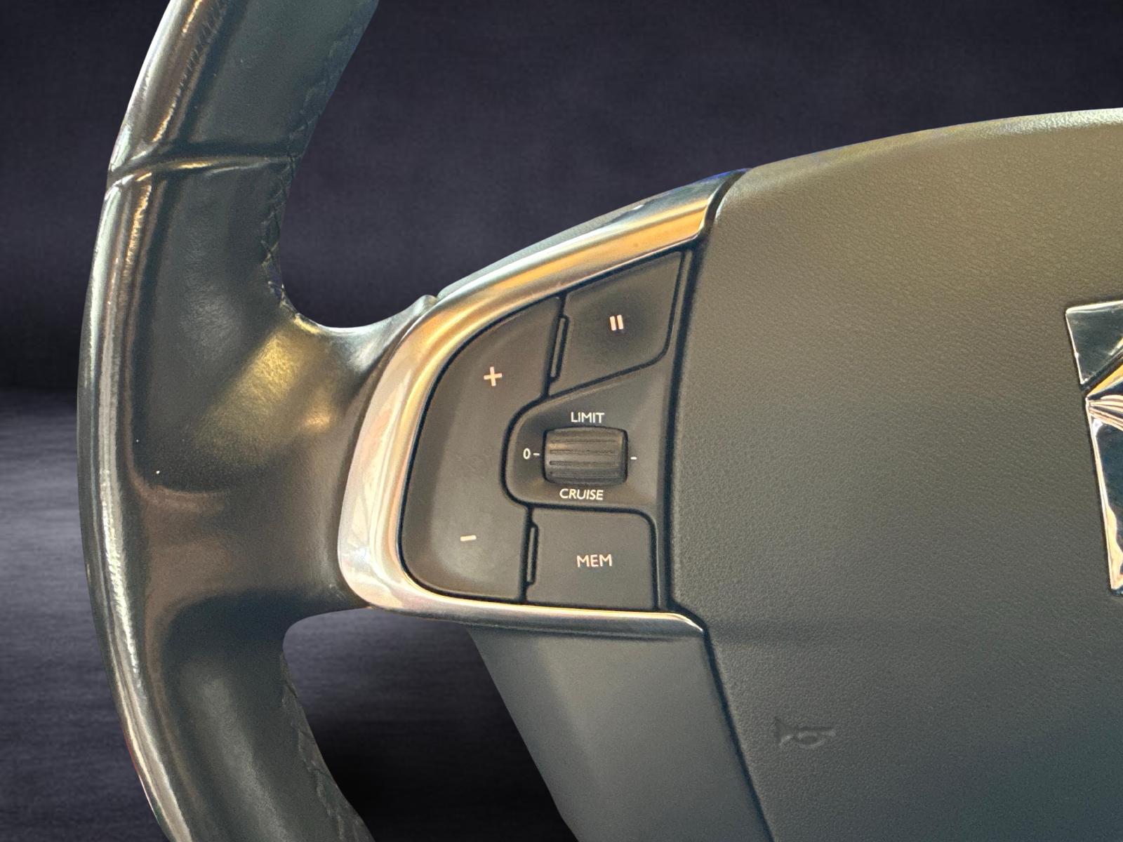 DS AUTOMOBILES 4 1.6 THP 165 Dark Top-image-17