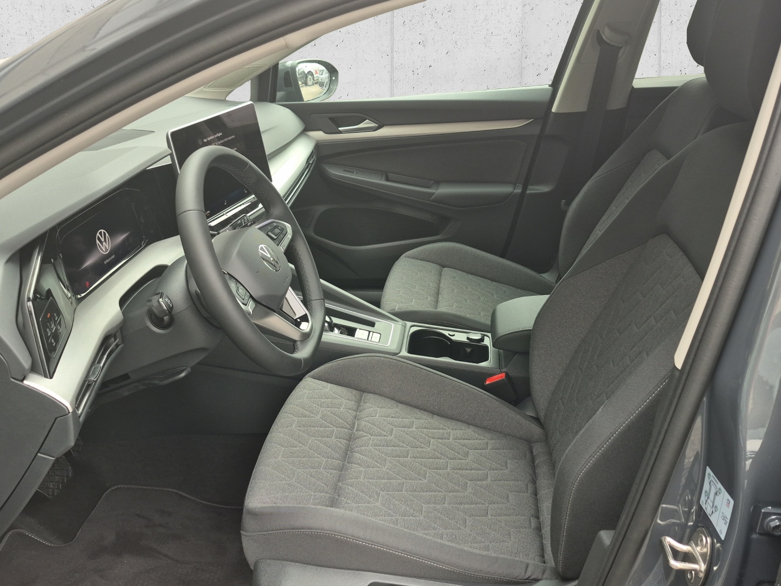 VW Golf 1.5 e TSI mHEV United DSG-image-8