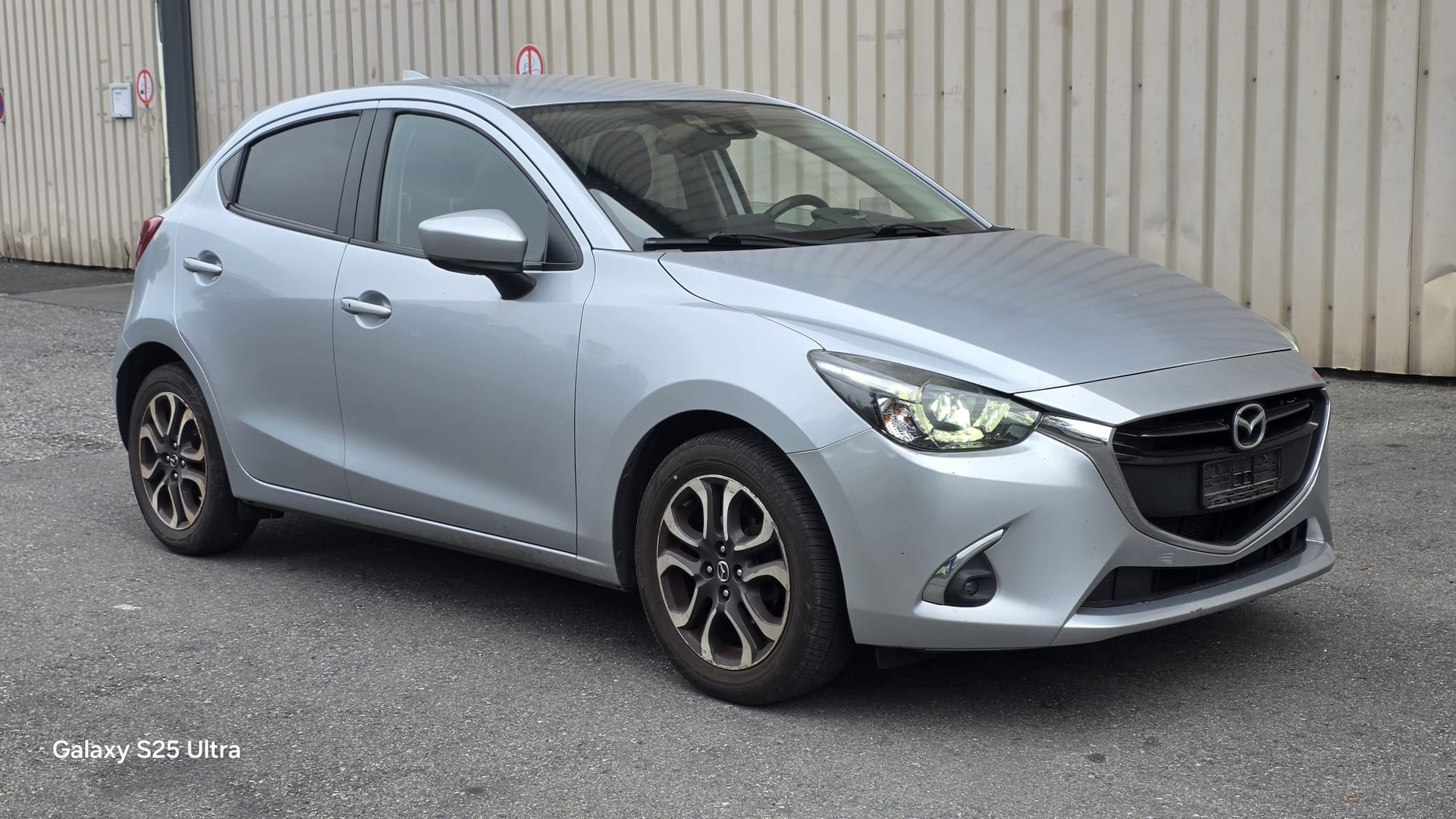 MAZDA 2 SKYACTIV-G 115 Revolution-image-1