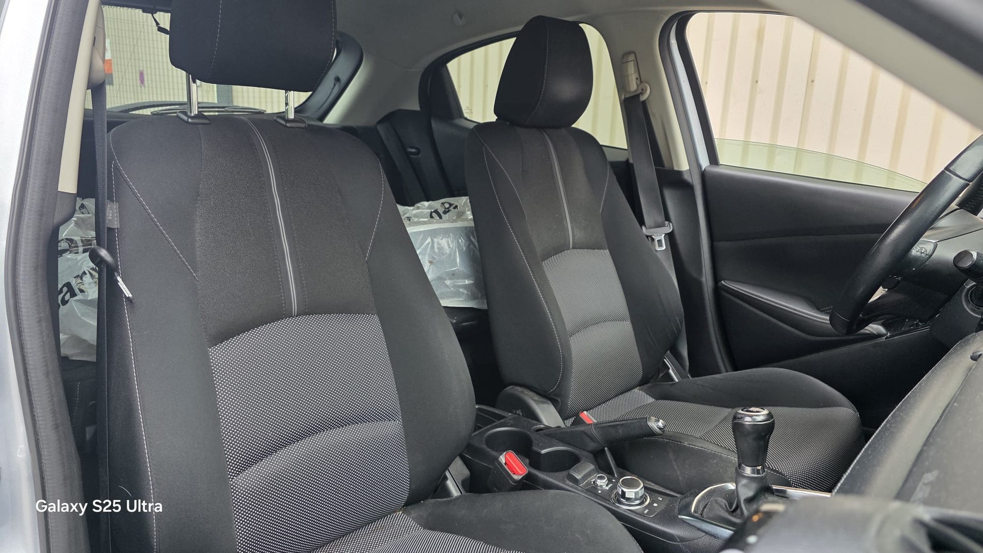 MAZDA 2 SKYACTIV-G 115 Revolution-image-8