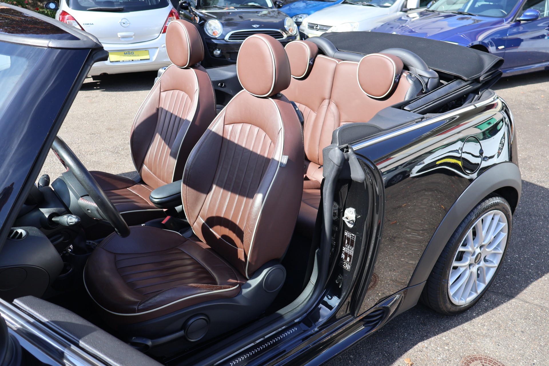 MINI Cooper Cabriolet-image-11