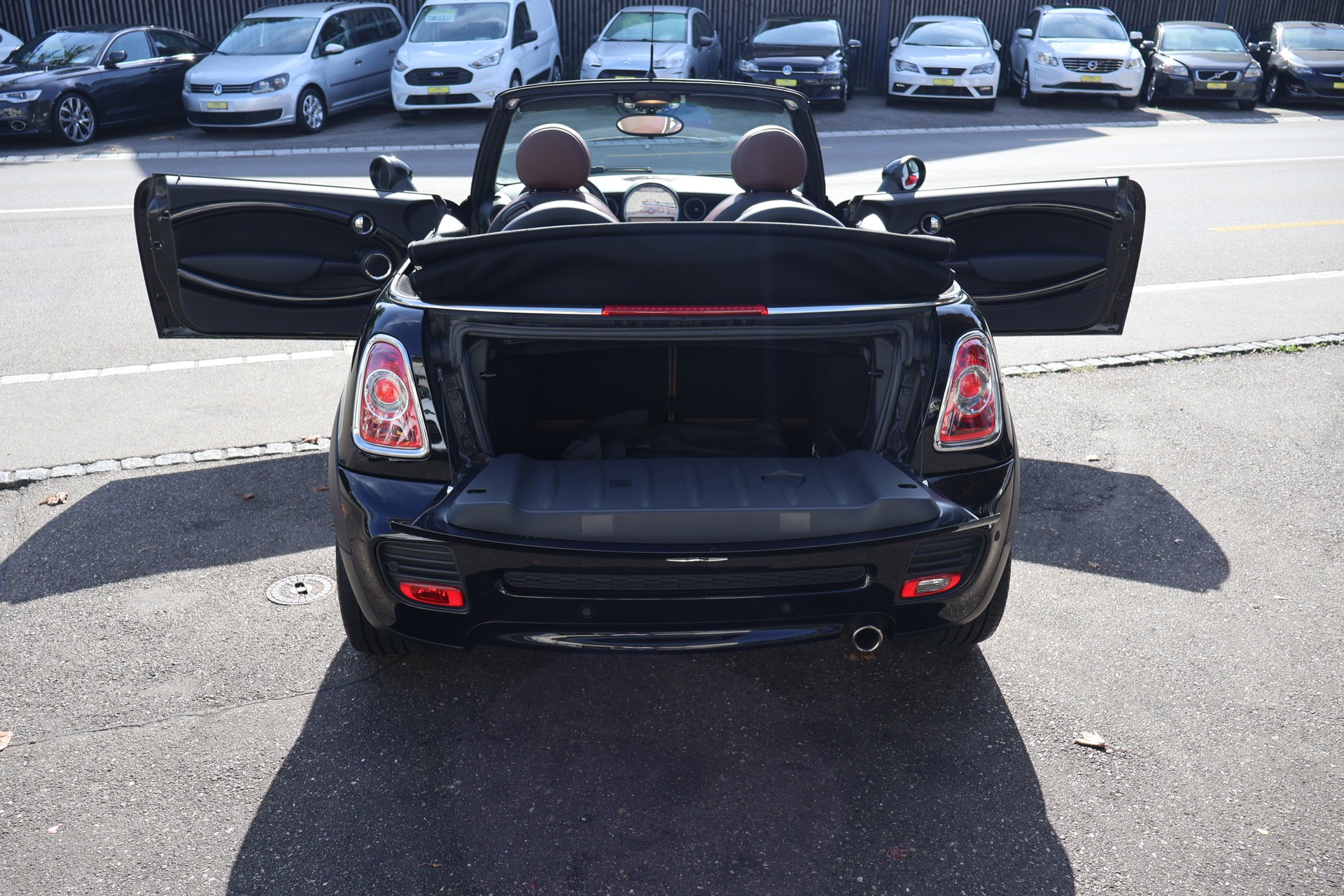 MINI Cooper Cabriolet-image-8
