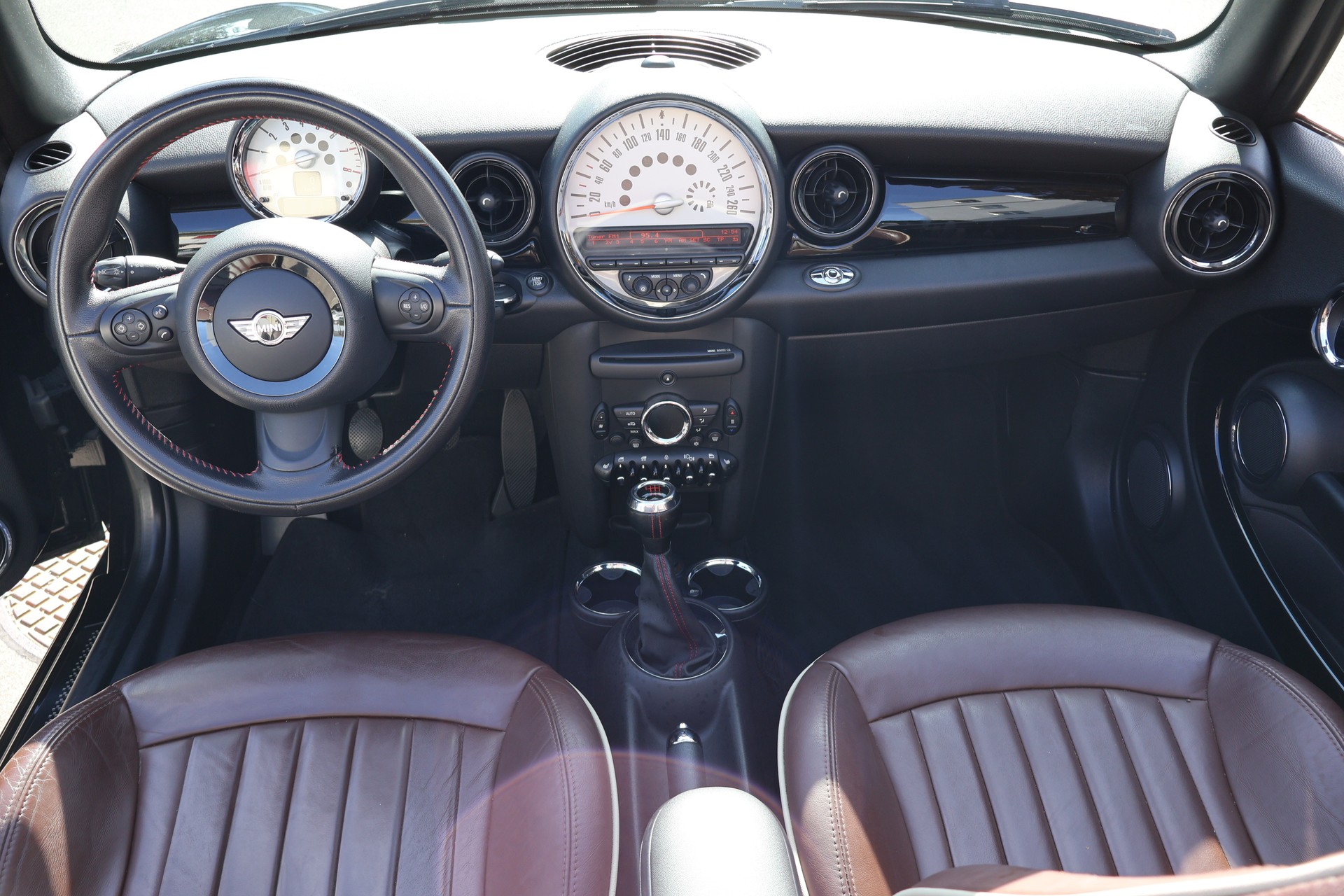MINI Cooper Cabriolet-image-15