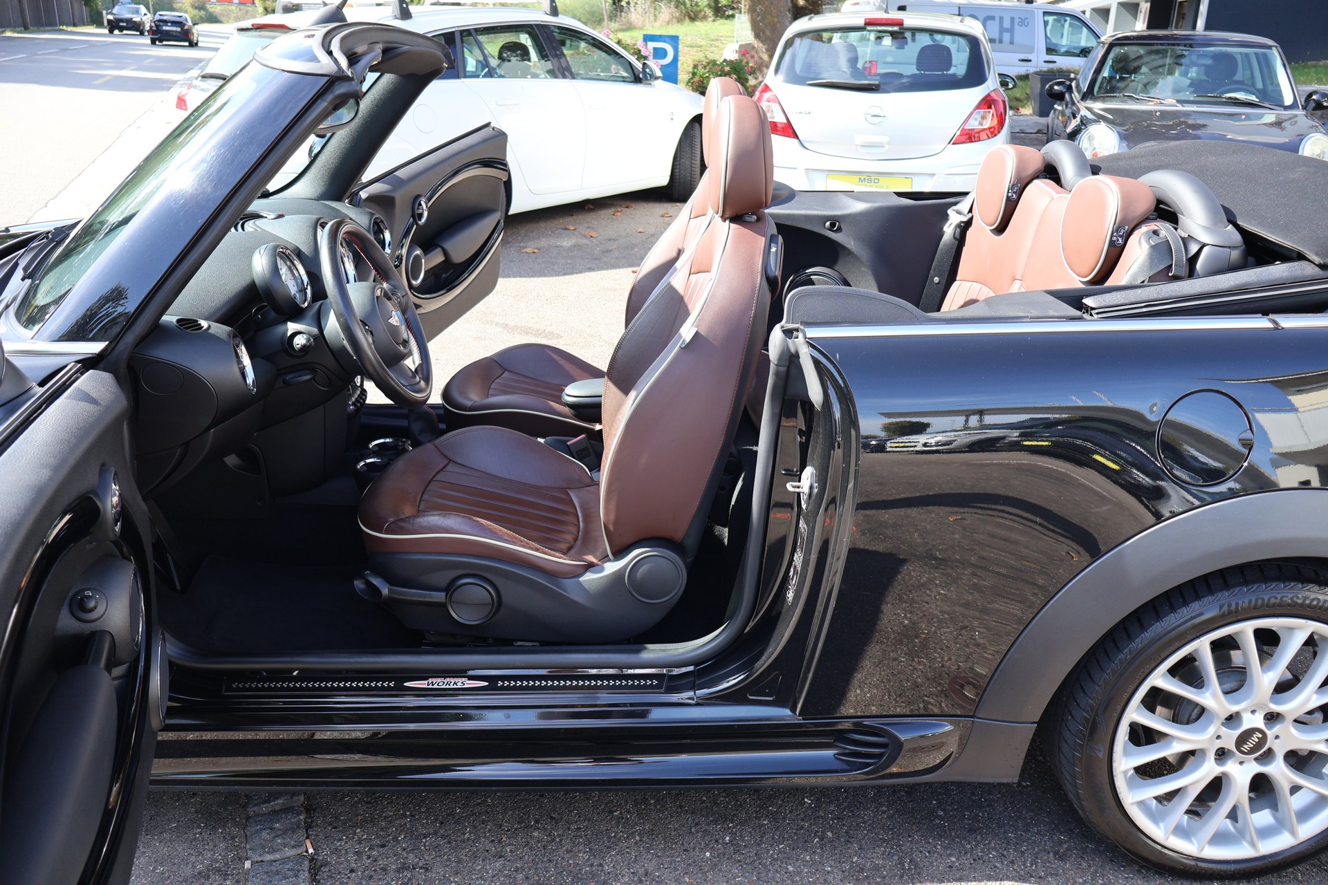 MINI Cooper Cabriolet-image-10