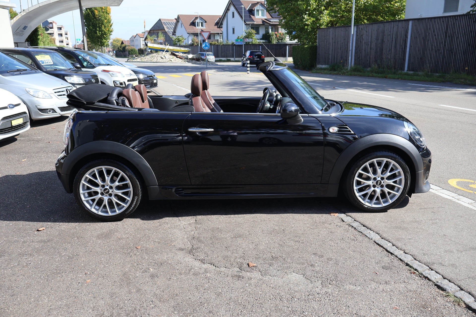 MINI Cooper Cabriolet-image-3