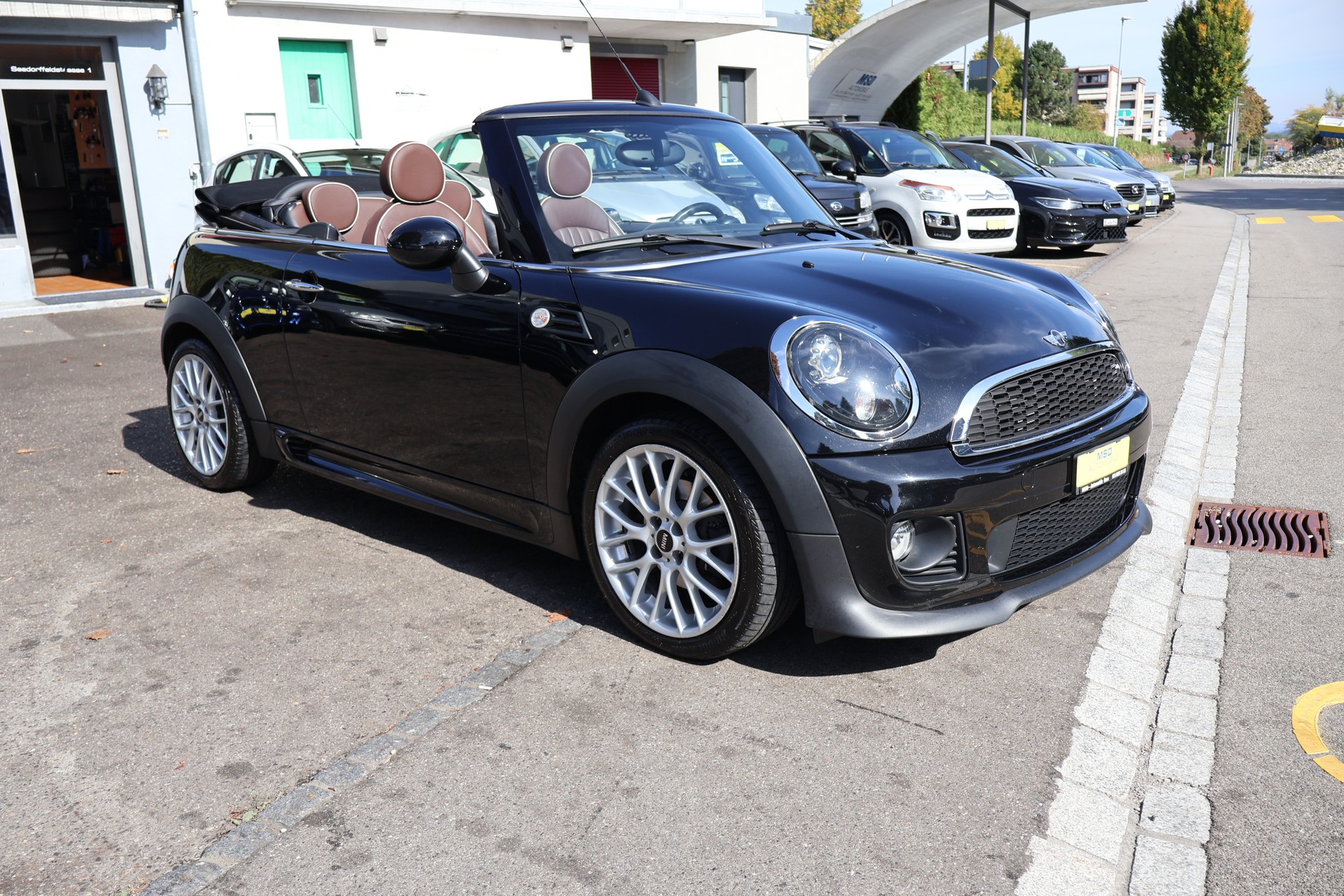 MINI Cooper Cabriolet-image-1