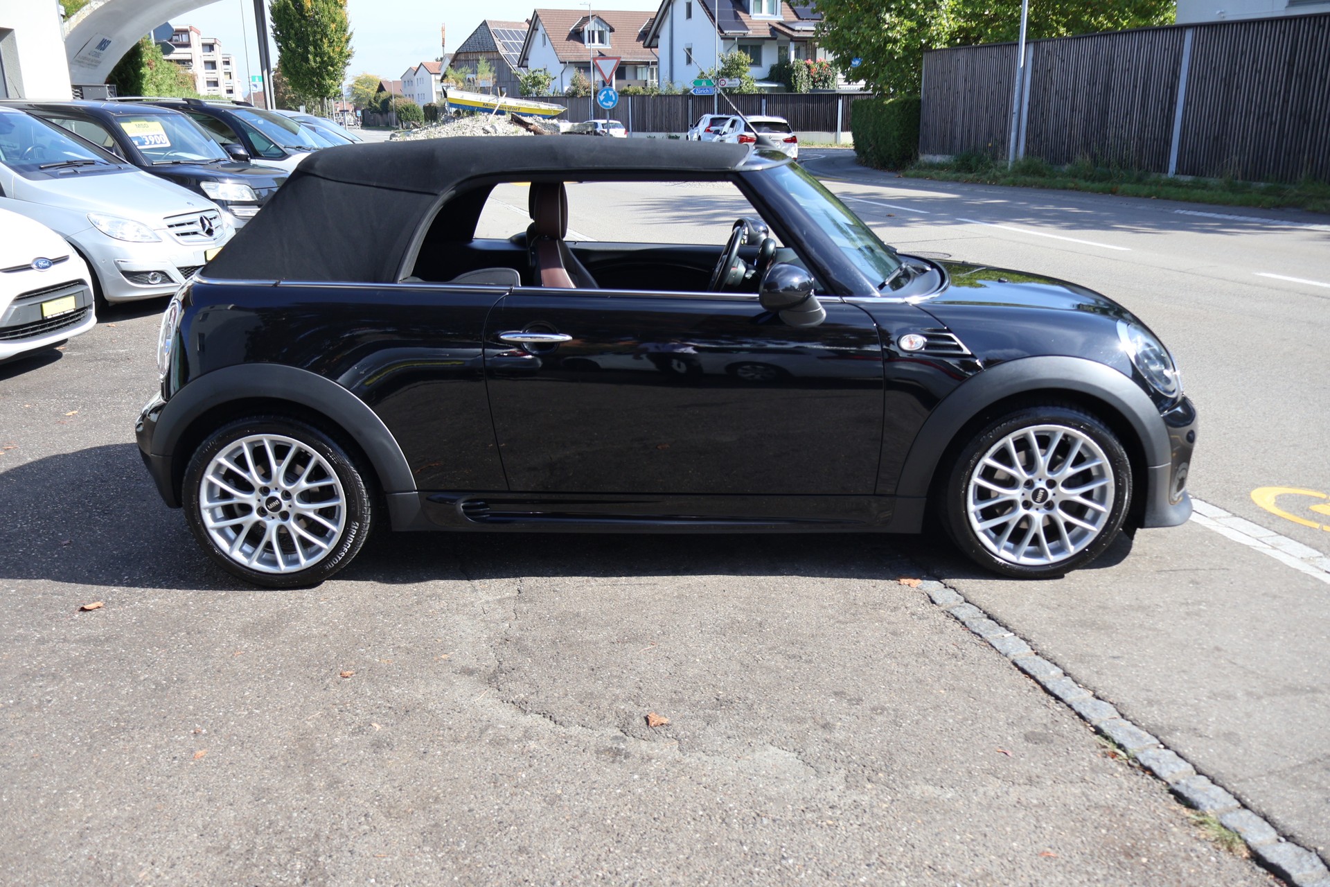 MINI Cooper Cabriolet-image-4