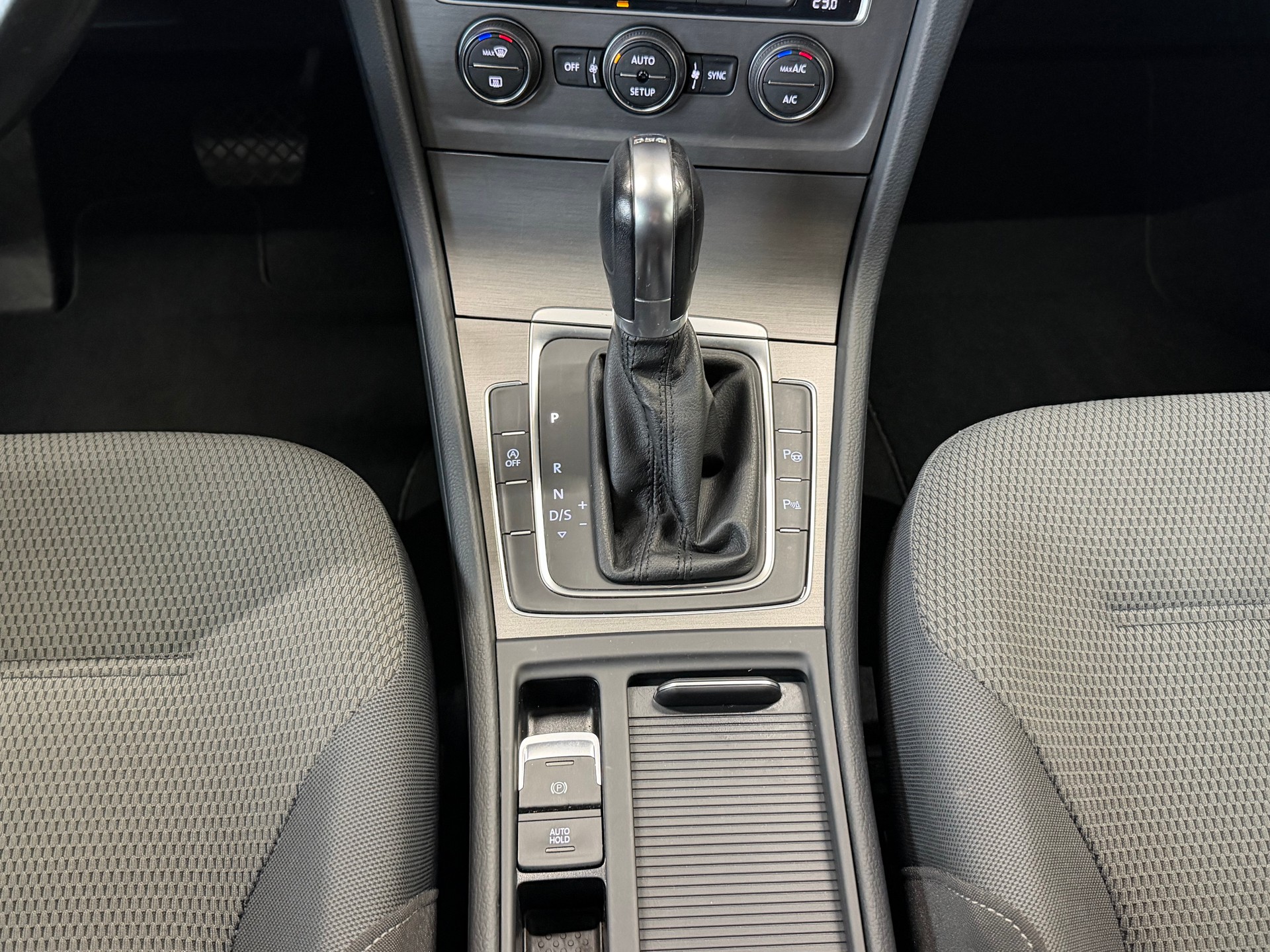 VW Golf 1.4 TSI Comfortline DSG-image-14