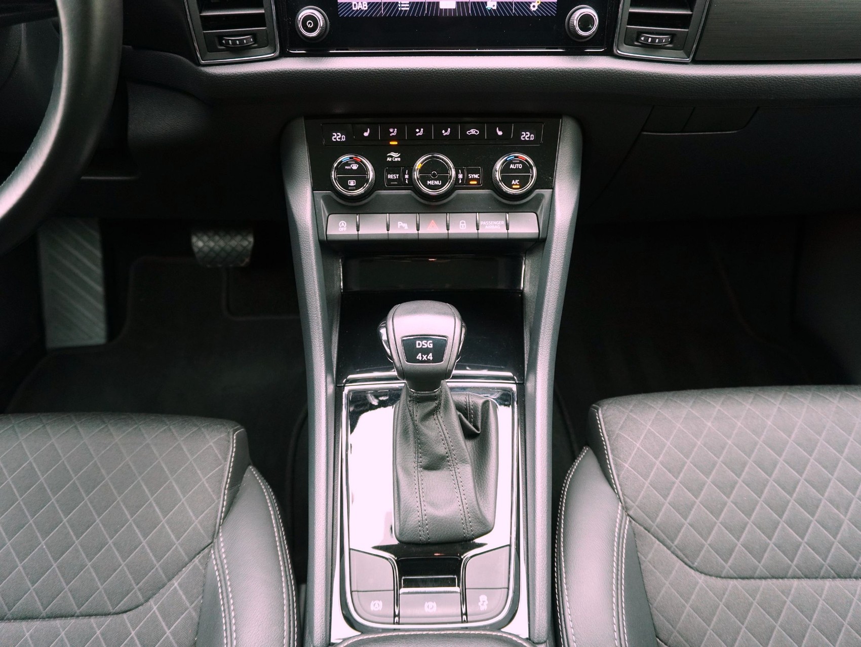 SKODA Kodiaq 2.0 TSI DSG Ambition 4X4-image-15