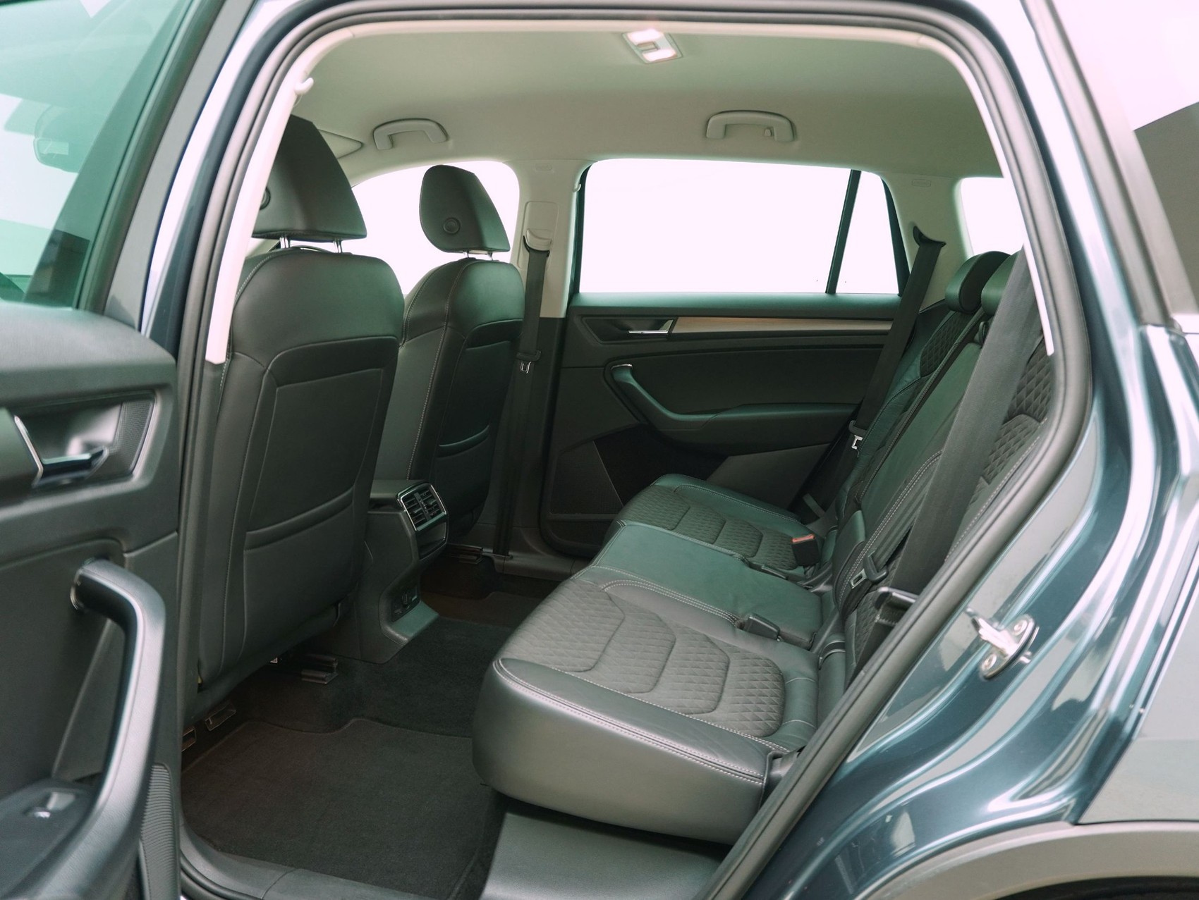 SKODA Kodiaq 2.0 TSI DSG Ambition 4X4-image-11