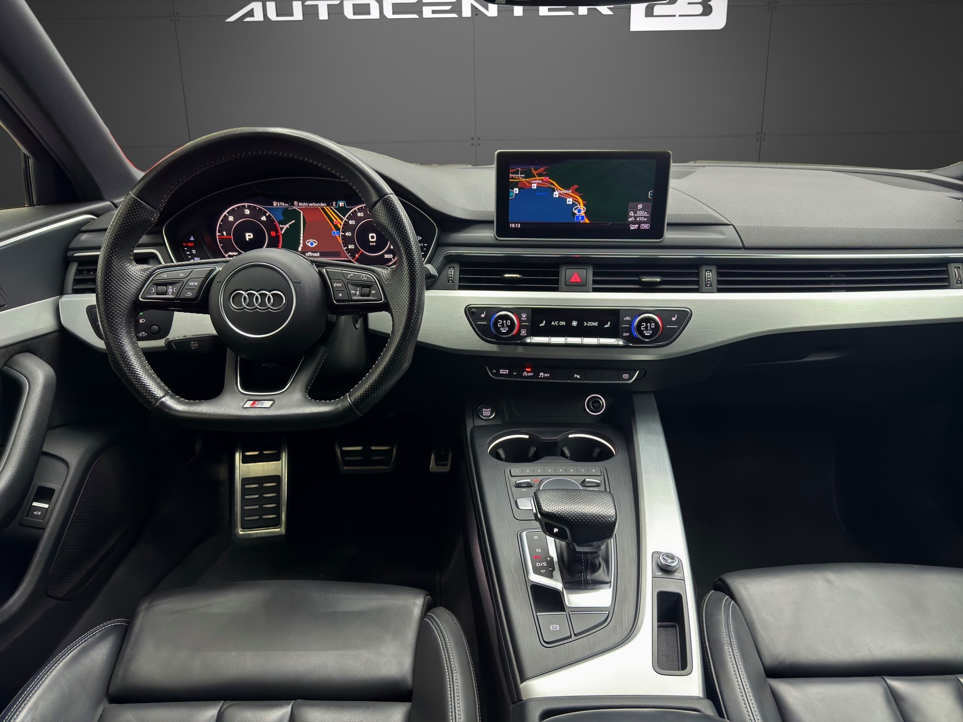 AUDI A4 Limousine 2.0 TDI S-tronic S-Line-image-11