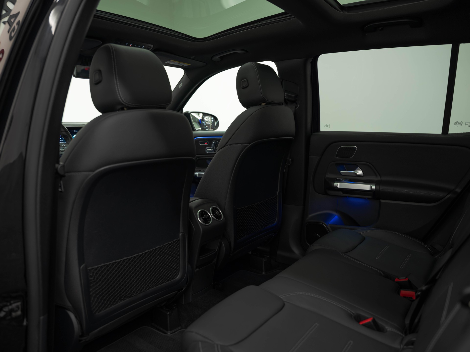 MERCEDES-BENZ GLB 250 AMG Line 4matic-image-13