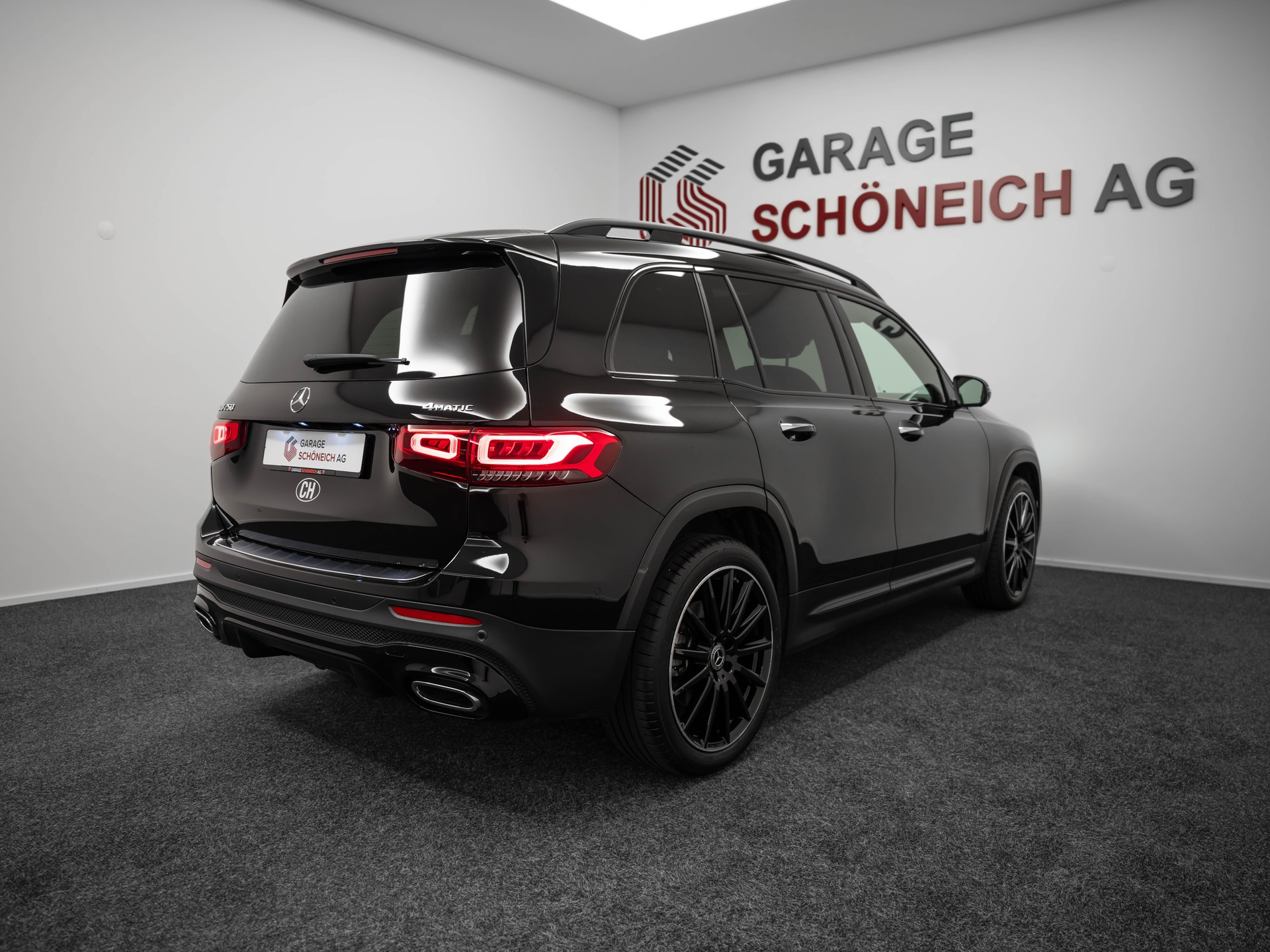 MERCEDES-BENZ GLB 250 AMG Line 4matic-image-4