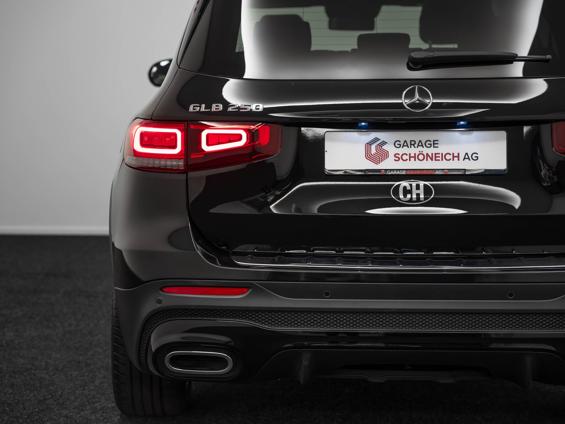 MERCEDES-BENZ GLB 250 AMG Line 4matic-image-8