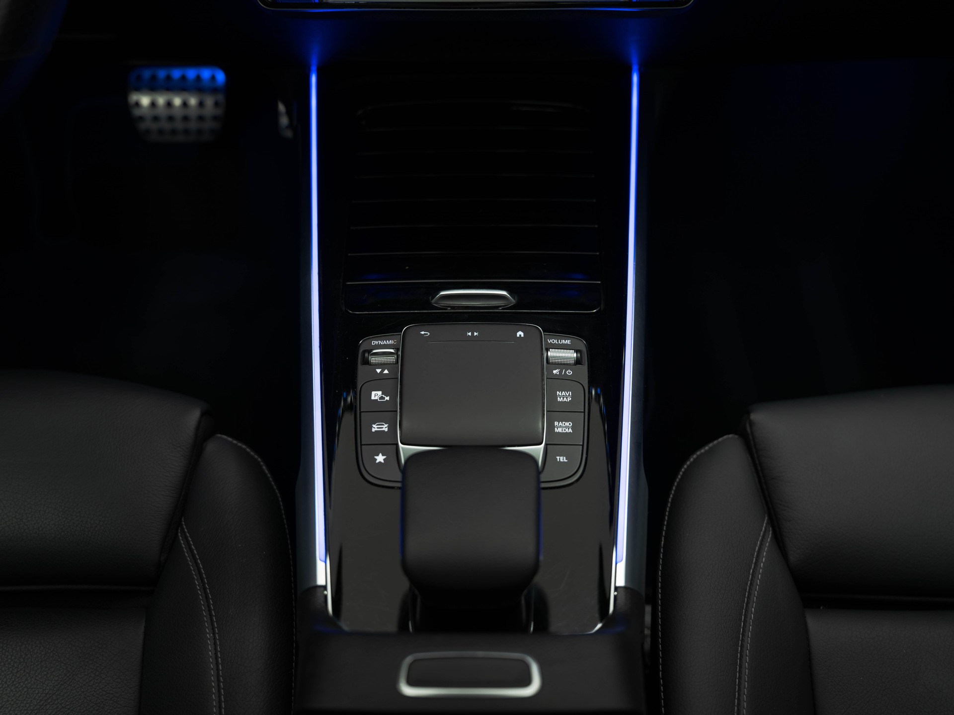 MERCEDES-BENZ GLB 250 AMG Line 4matic-image-22