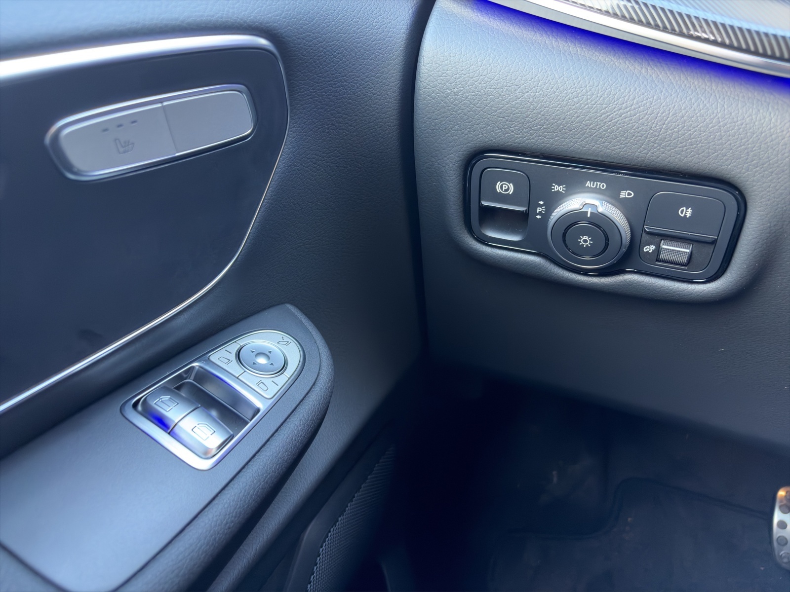 MERCEDES-BENZ V 250 d lang 4Matic Style 9G-Tronic-image-10