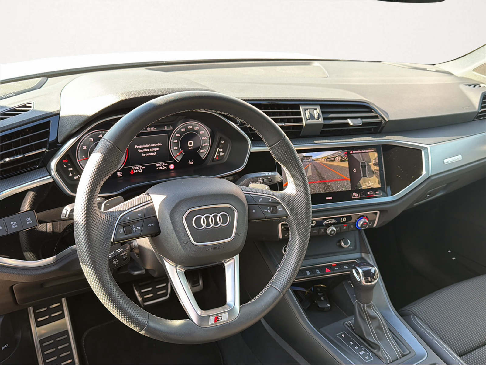 AUDI Q3 40 TFSI S line quattro S-tronic-image-3