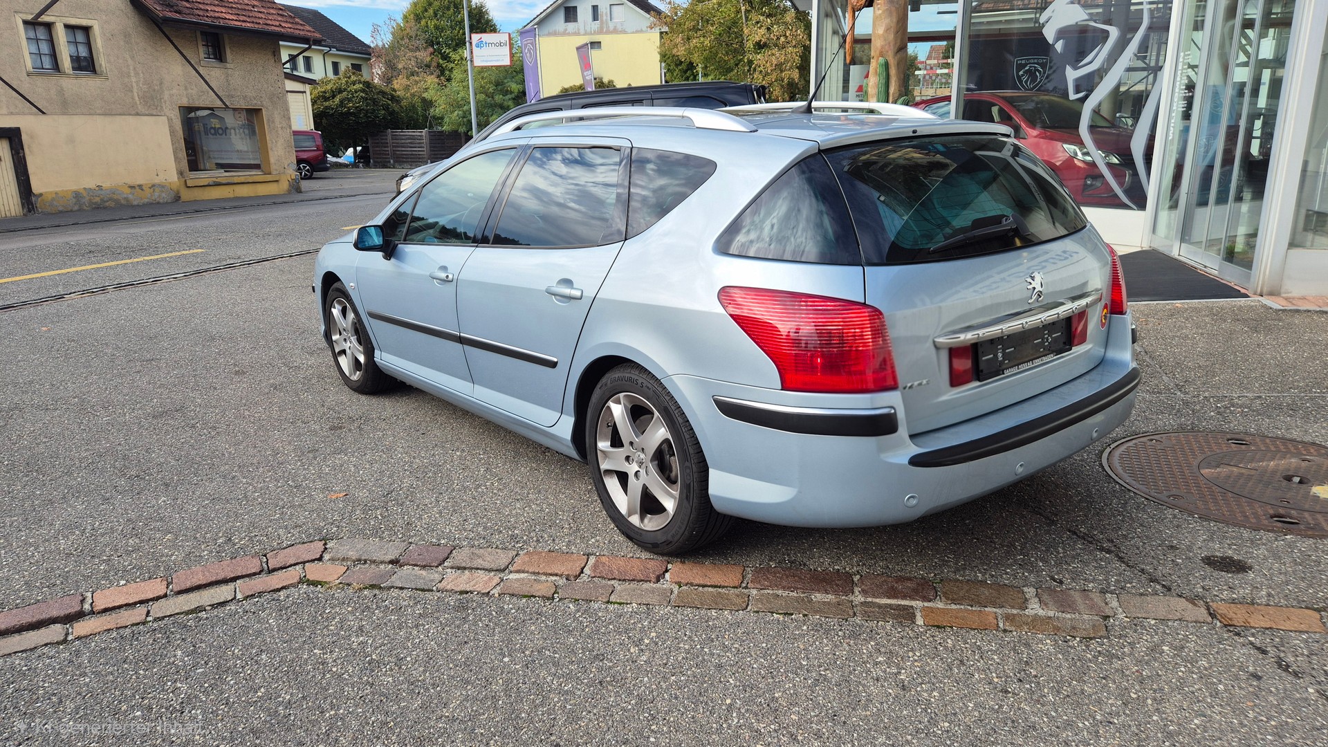 PEUGEOT 407 SW 2.2 HDI SV Dynamic-image-10