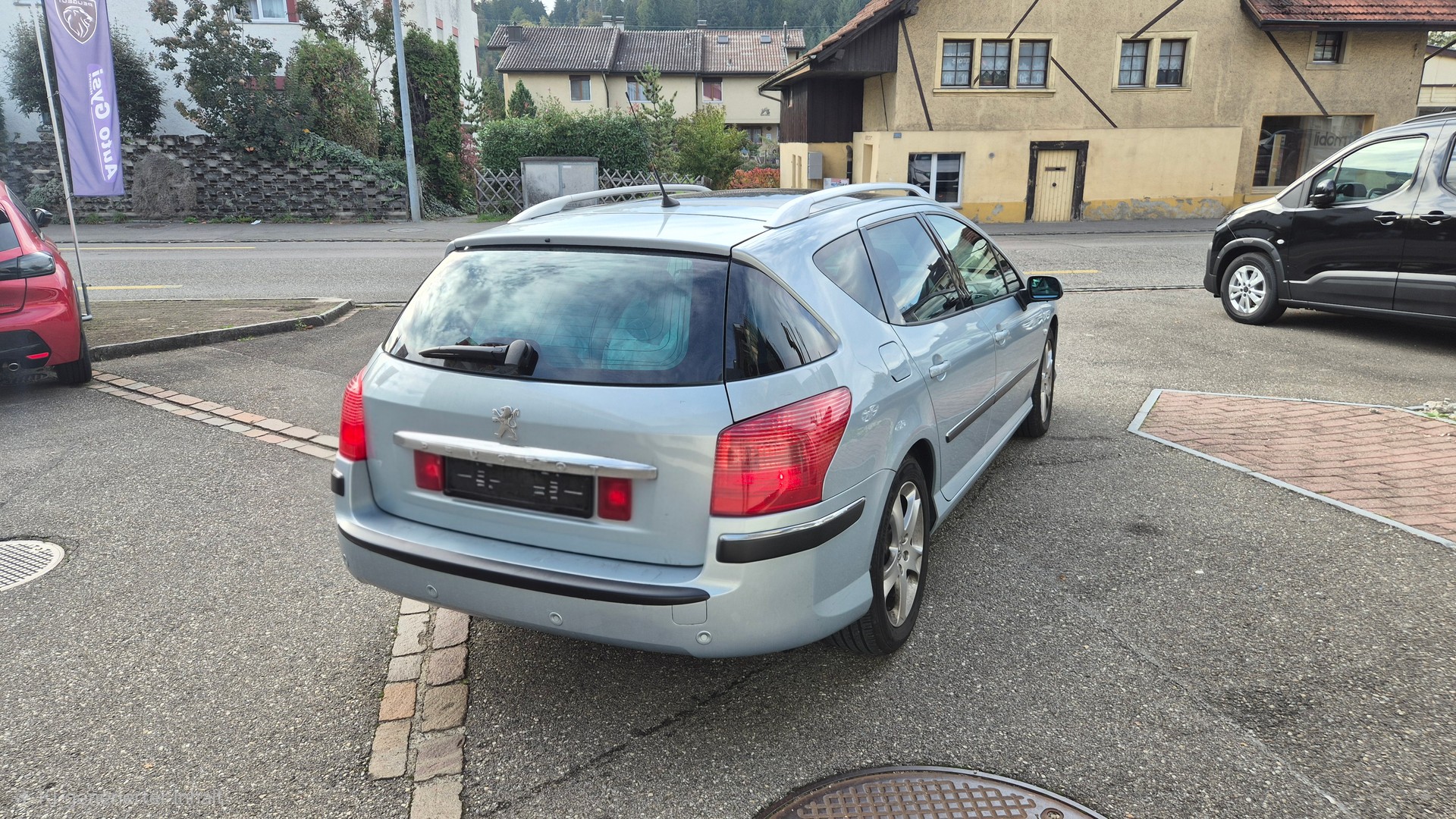 PEUGEOT 407 SW 2.2 HDI SV Dynamic-image-2