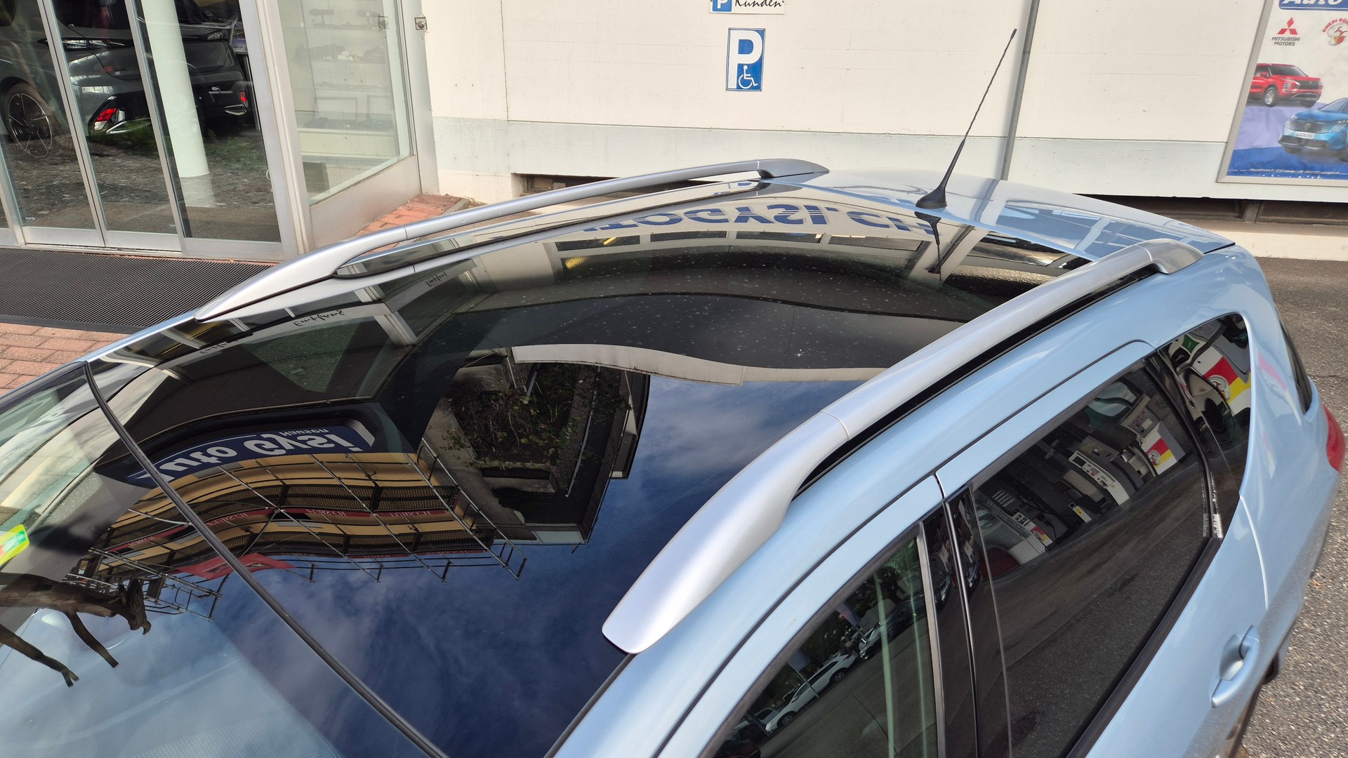 PEUGEOT 407 SW 2.2 HDI SV Dynamic-image-5