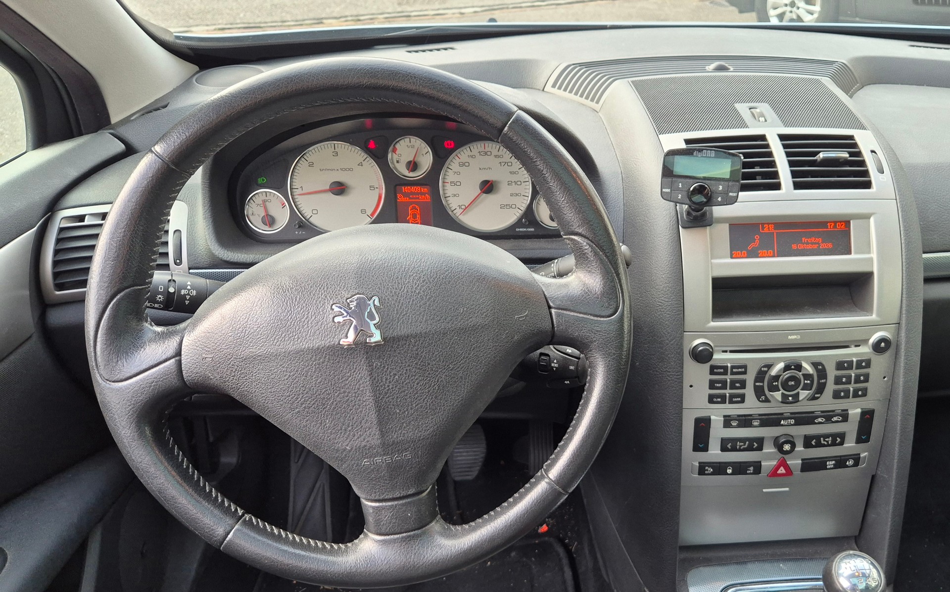 PEUGEOT 407 SW 2.2 HDI SV Dynamic-image-8