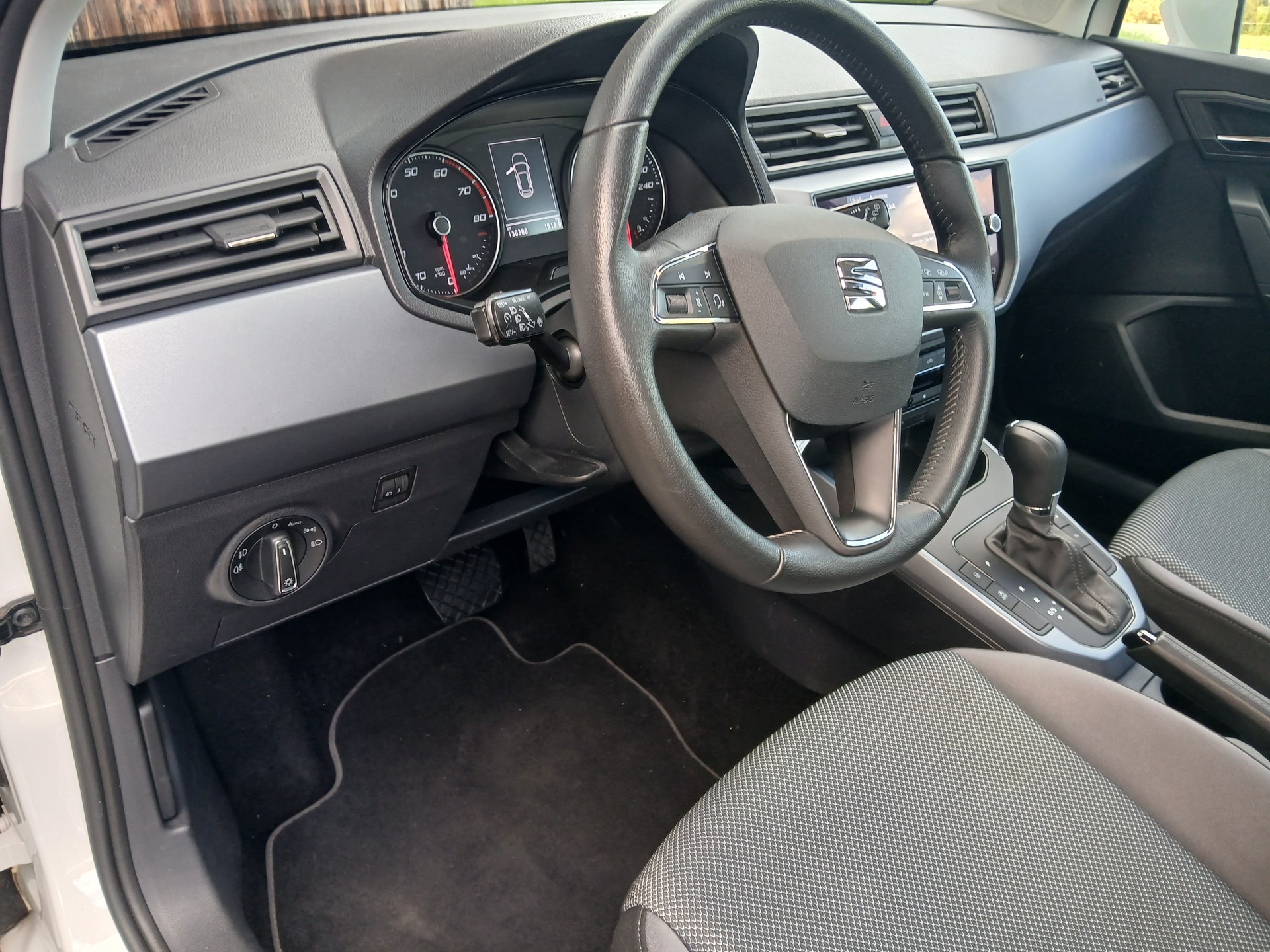 SEAT Arona 1.0 TSI Eco Style DSG-image-4