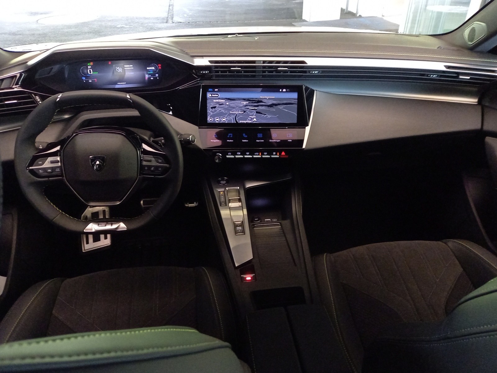 PEUGEOT 308 1.6 PHEV 180 GT-image-9