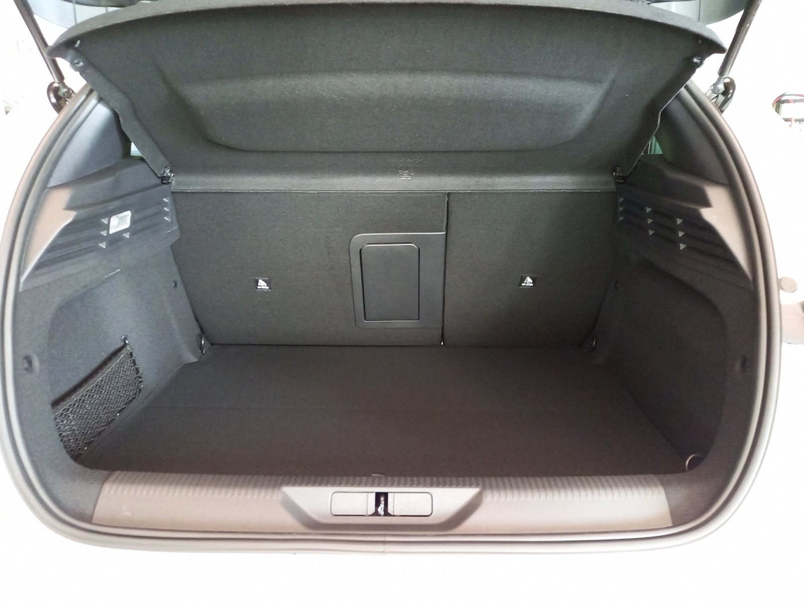 PEUGEOT 308 1.6 PHEV 180 GT-image-13