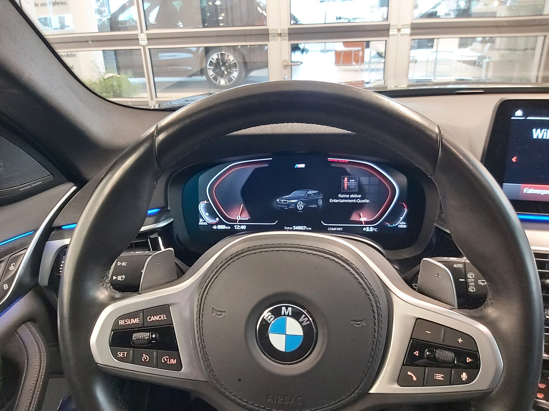 BMW 520d xDr 48VTour Pure M S-image-12