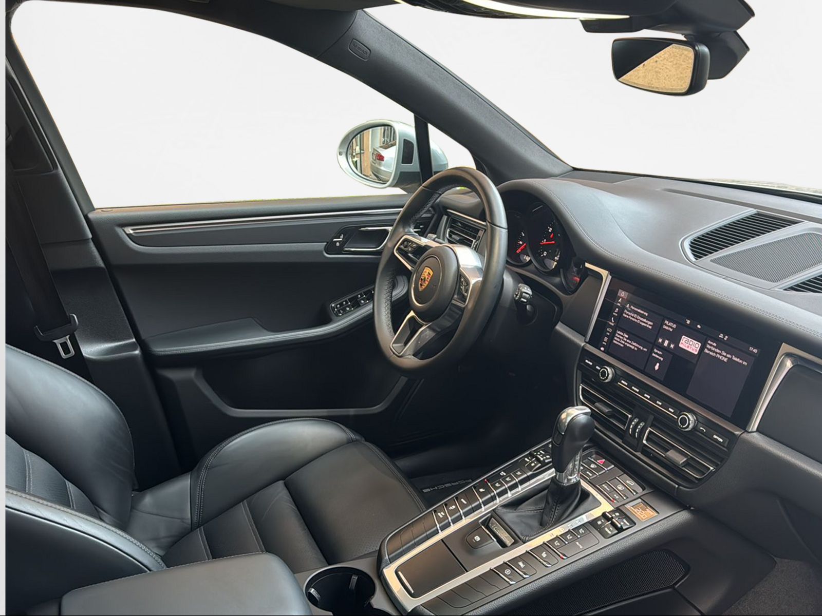 PORSCHE Macan PDK-image-6