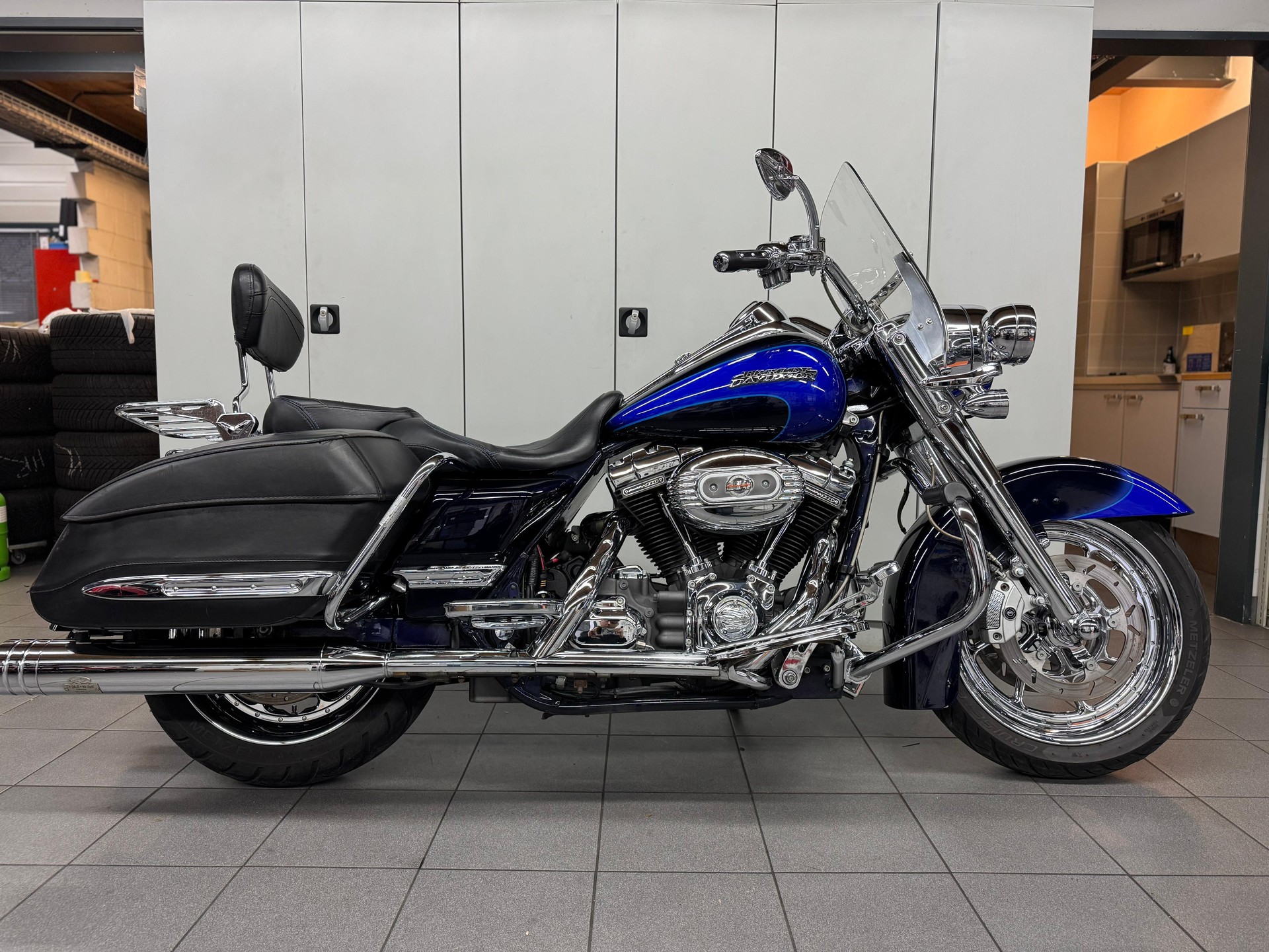 HARLEY-DAVIDSON FLHRSE4 Road King CVO Screamin Eagle ABS Anniv-image-7