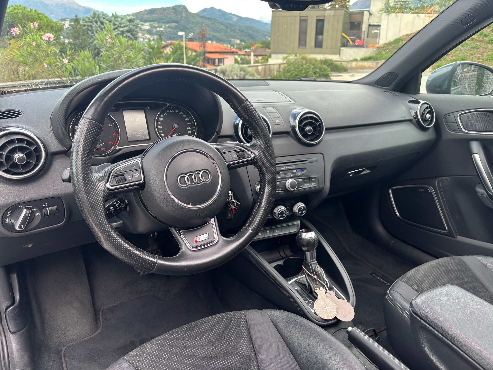 AUDI A1 Sport 1.4 TFSI Ambition S-tronic-image-5