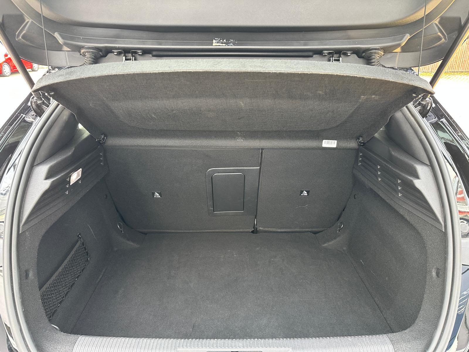 PEUGEOT 308 1.2 PureTech Allure-image-9