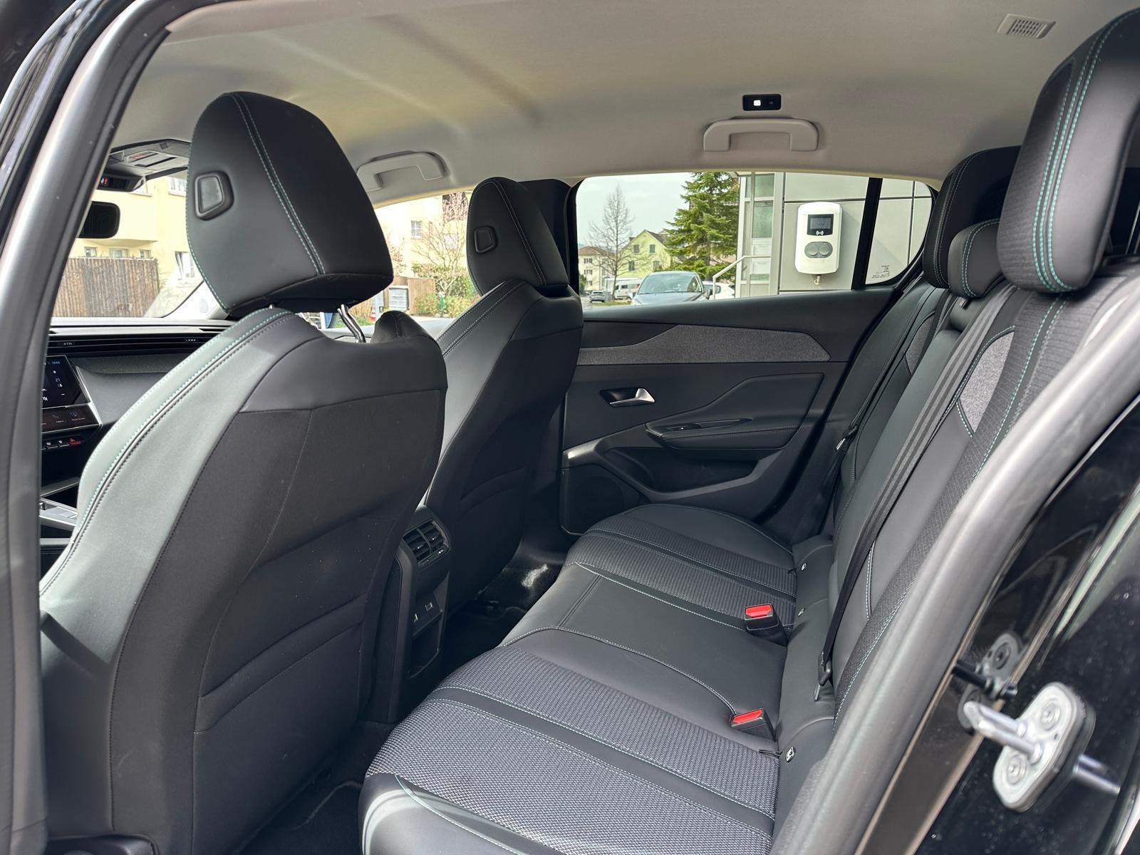 PEUGEOT 308 1.2 PureTech Allure-image-8
