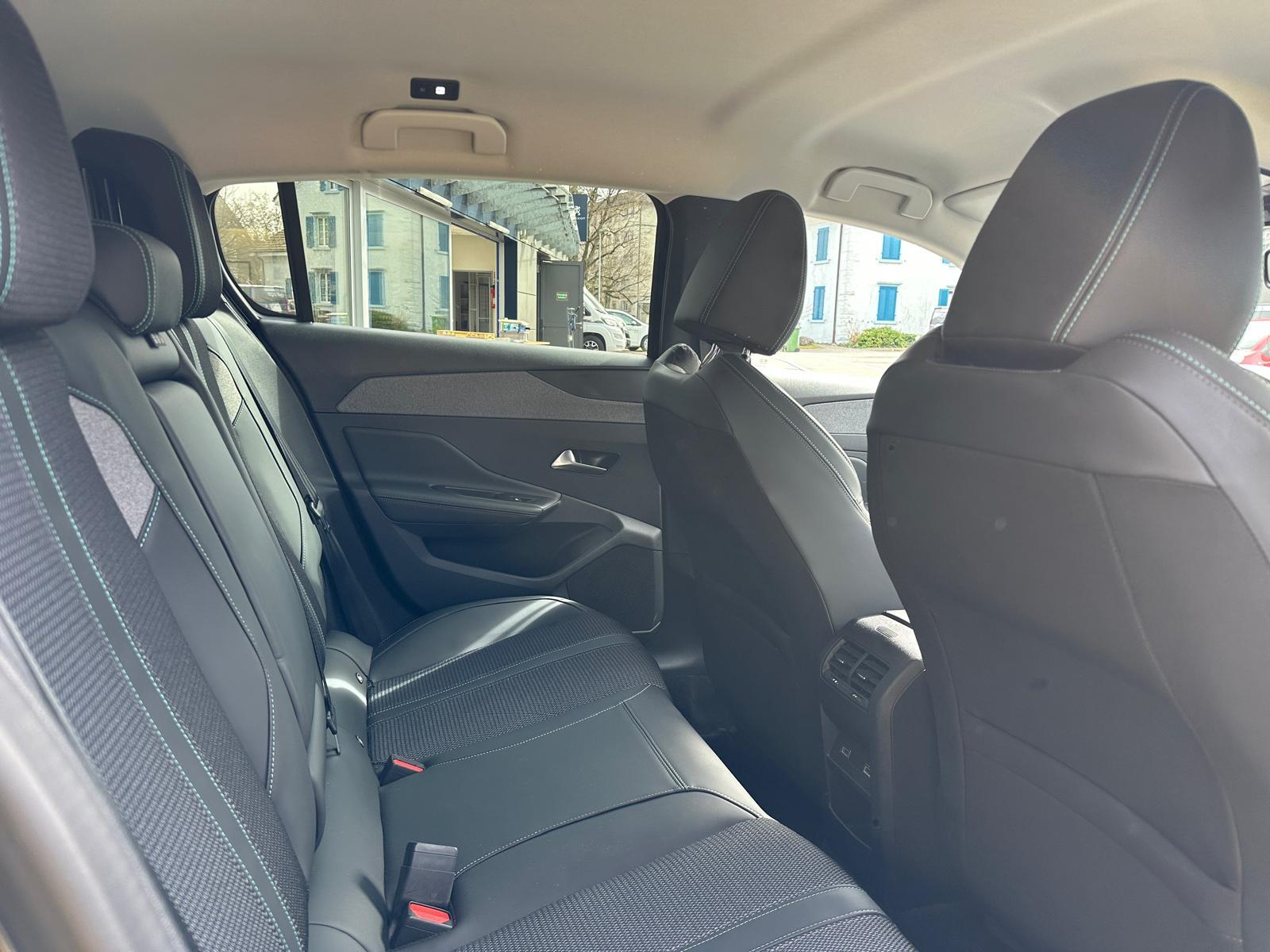 PEUGEOT 308 1.2 PureTech Allure-image-7