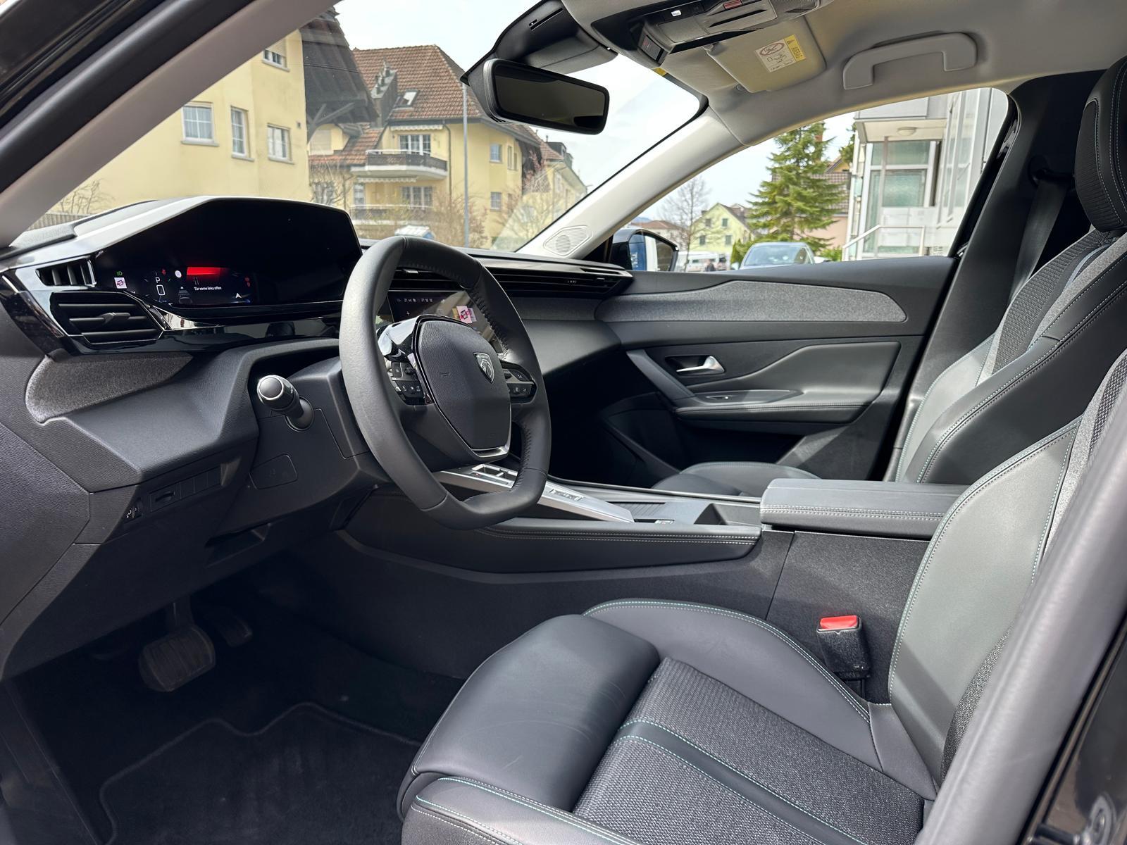 PEUGEOT 308 1.2 PureTech Allure-image-6