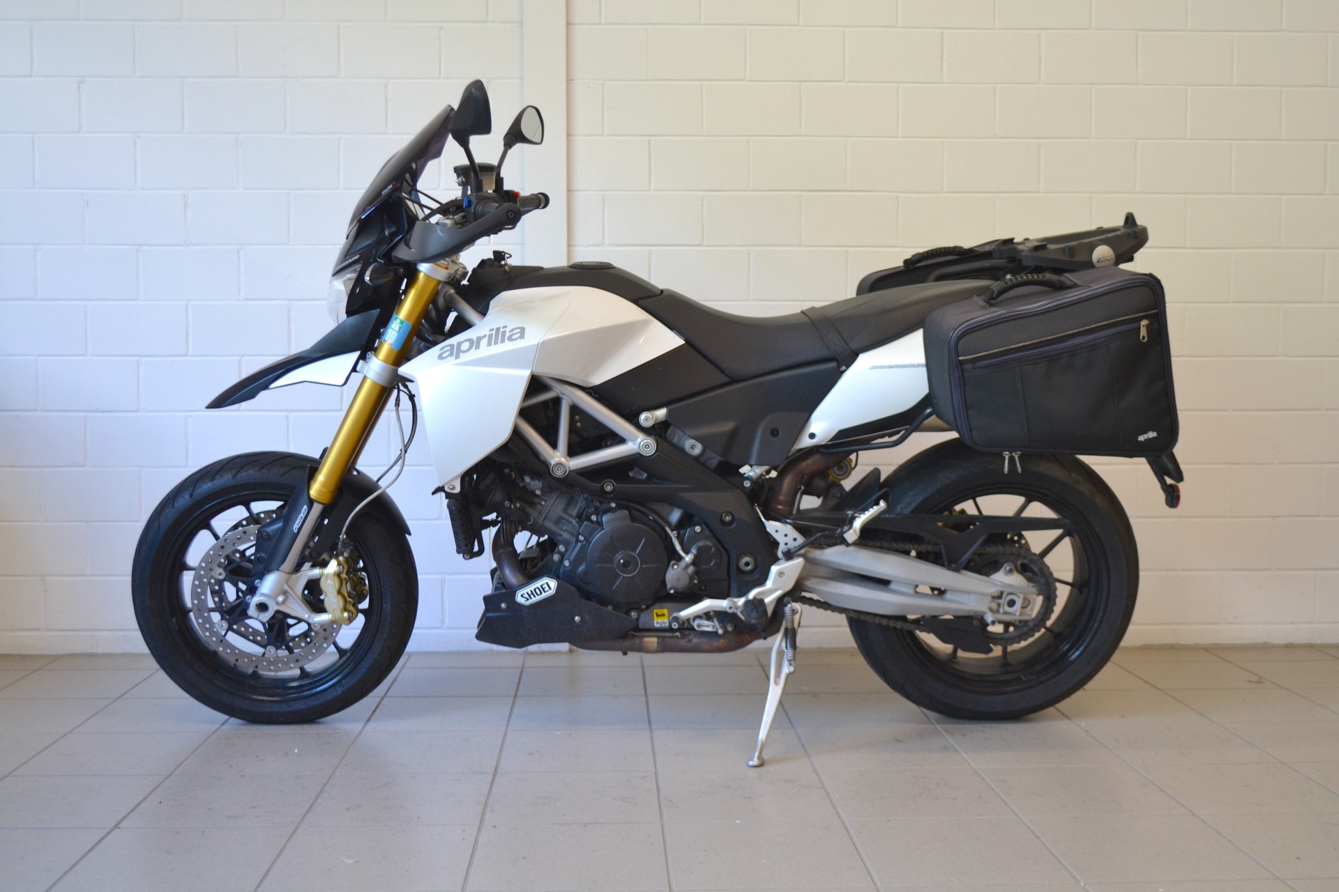 APRILIA Dorsoduro 1200 ABS/TC-showroom-element-2