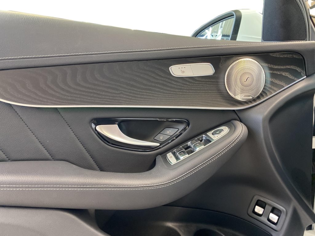 MERCEDES-BENZ GLC 300 e AMG Line 4MATIC-image-10