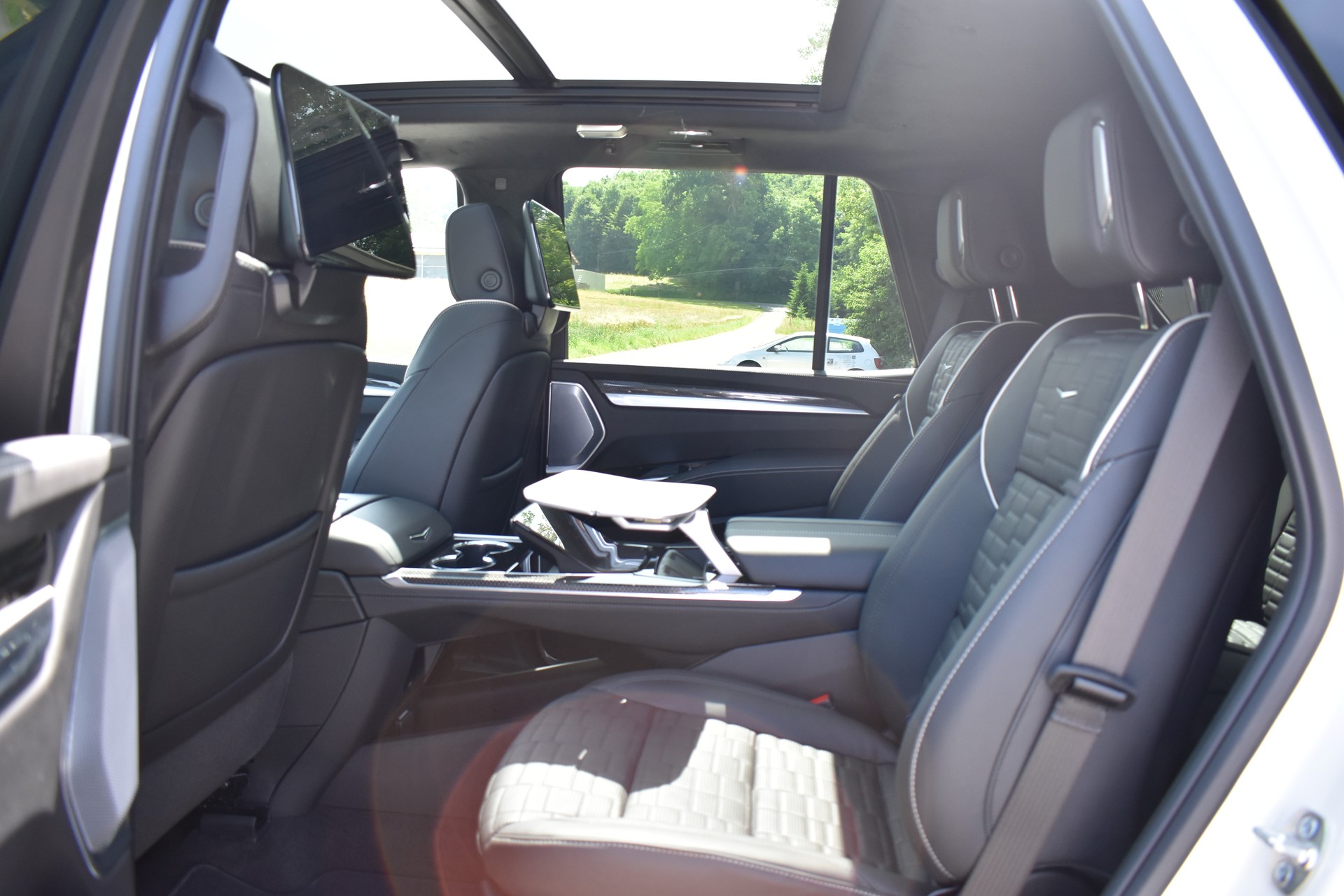 CADILLAC Escalade-V 2025-image-9