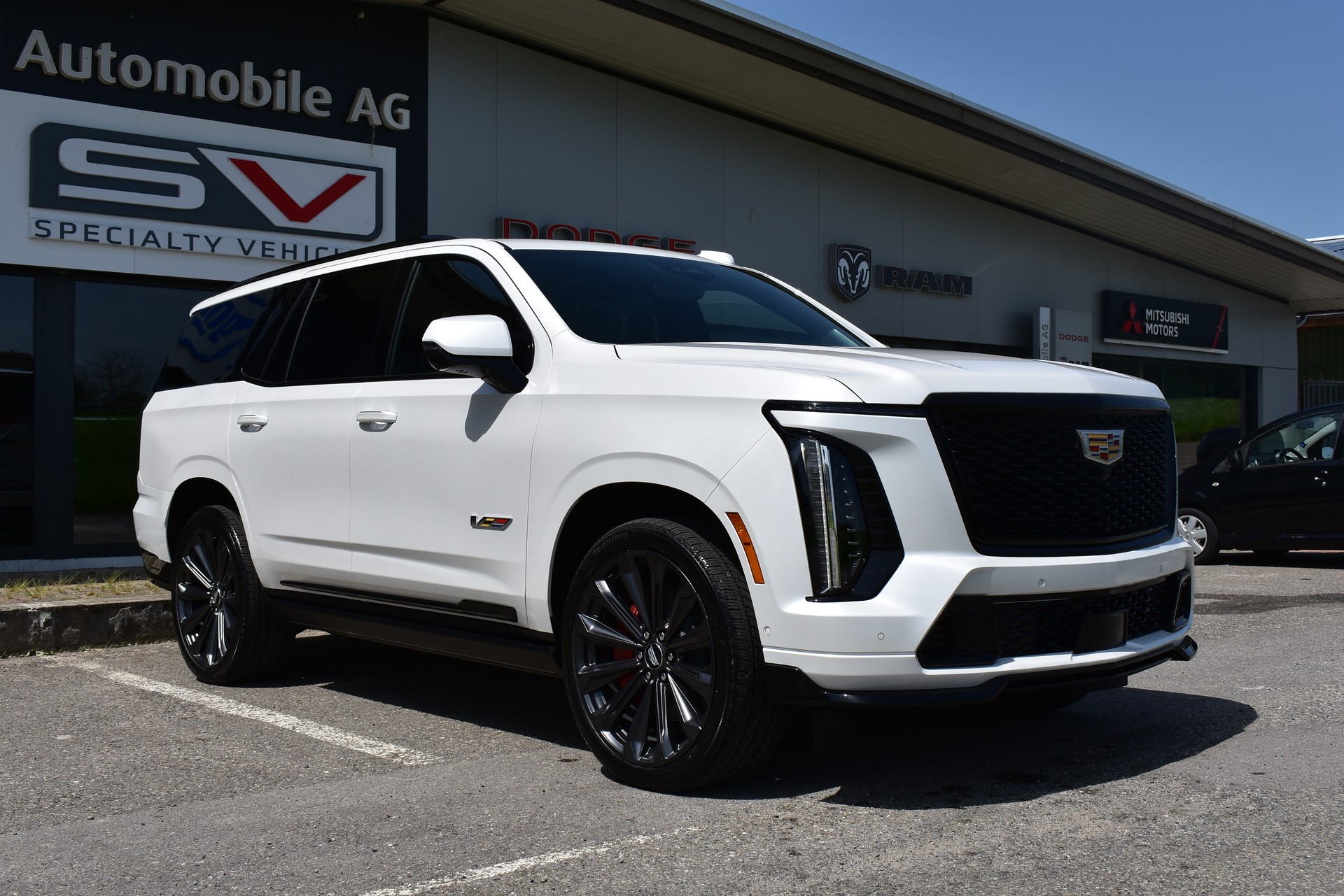 CADILLAC Escalade-V 2025-image-1