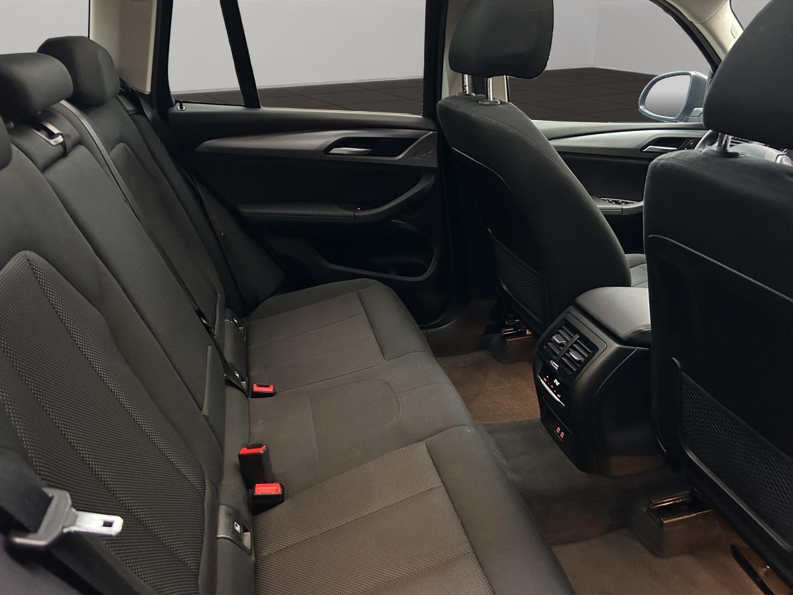 BMW X3 30e xDrive-image-11