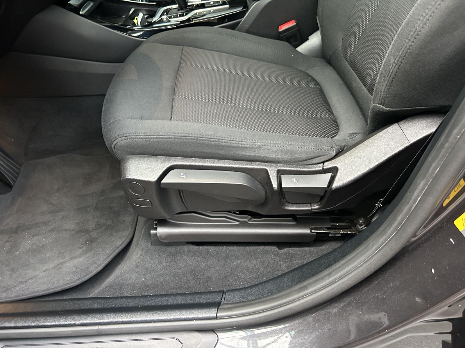 BMW X3 30e xDrive-image-16