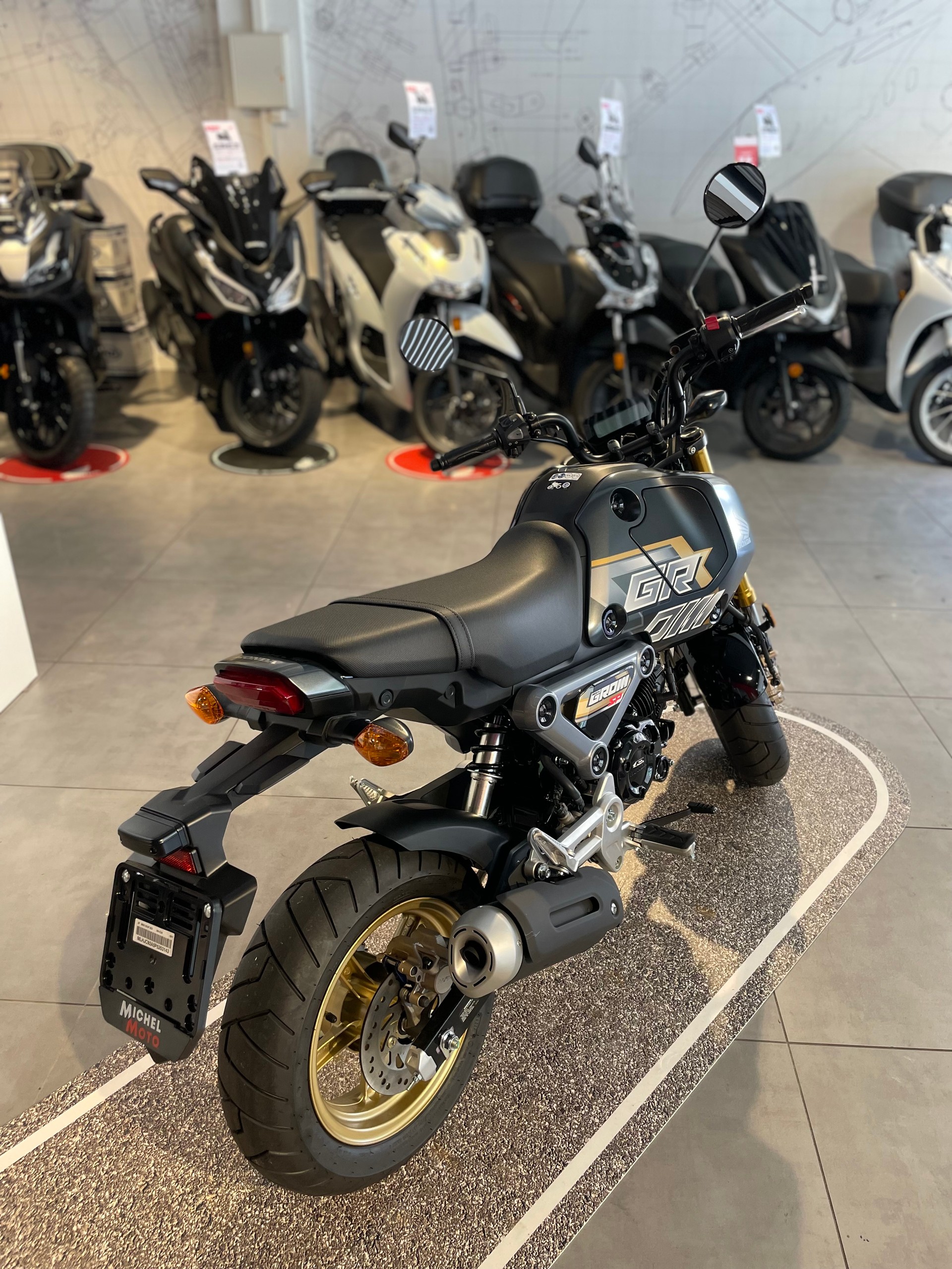 HONDA MSX 125-showroom-element-2