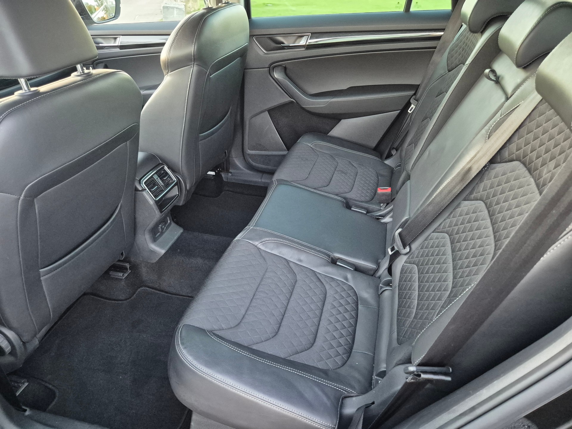 SKODA Kodiaq 2.0 TDI SCR Style 4x4 DSG-image-11