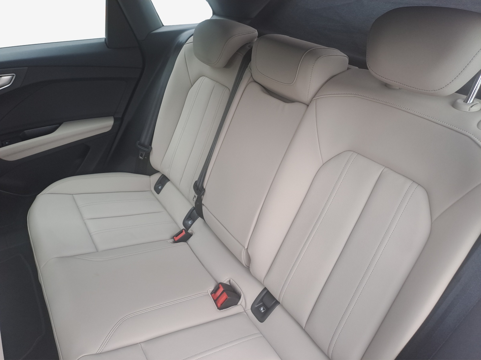 AUDI Q4 e-tron 40-image-11