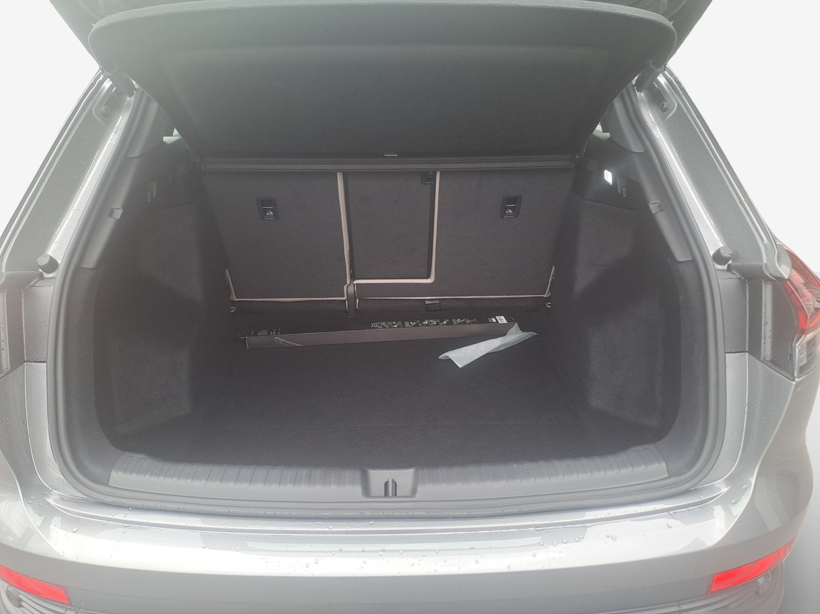 AUDI Q4 e-tron 40-image-12