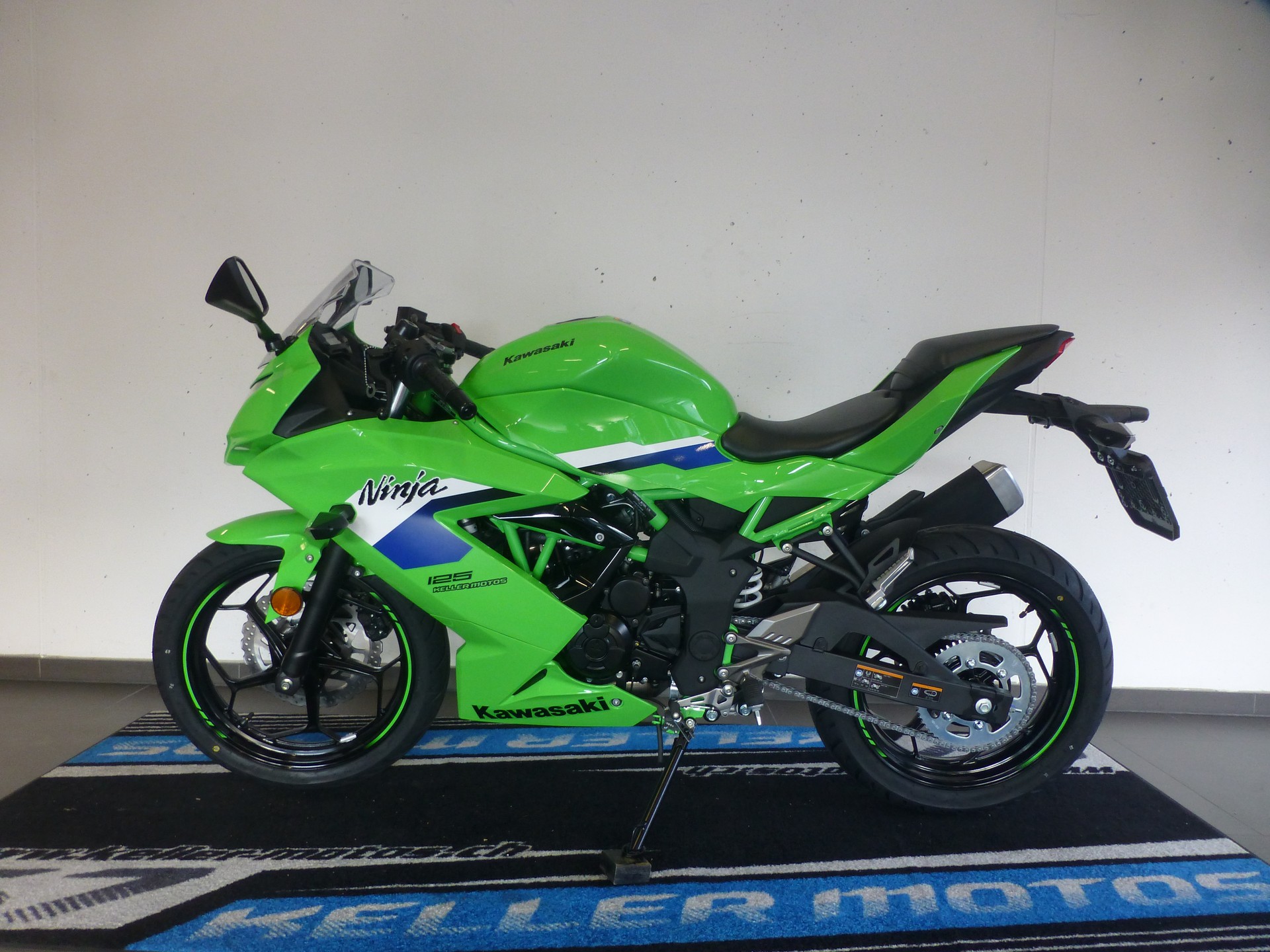 KAWASAKI Ninja 125 MY 2026-showroom-element-1