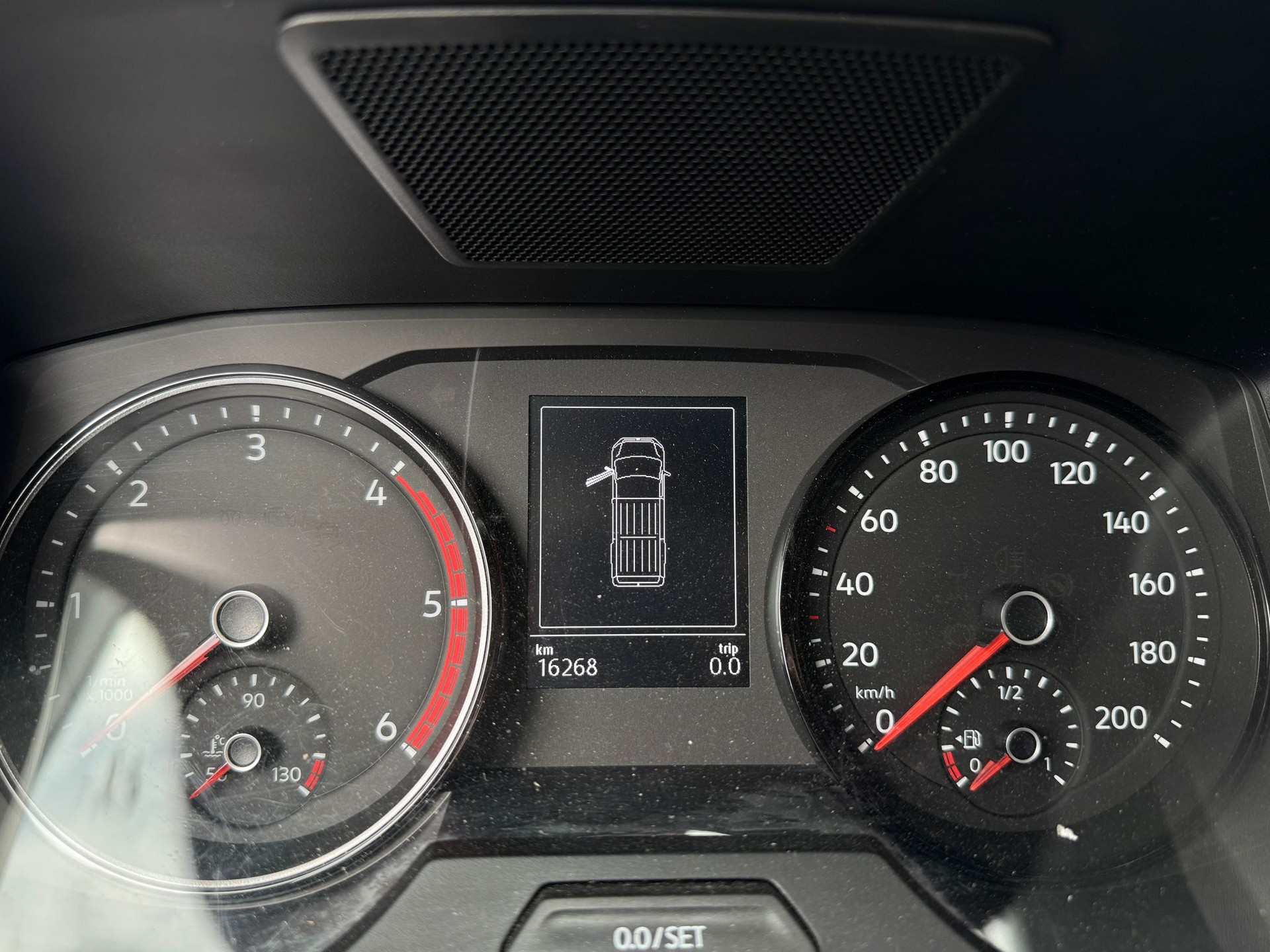 VW Crafter 35 2.0 TDI L4H3-image-8