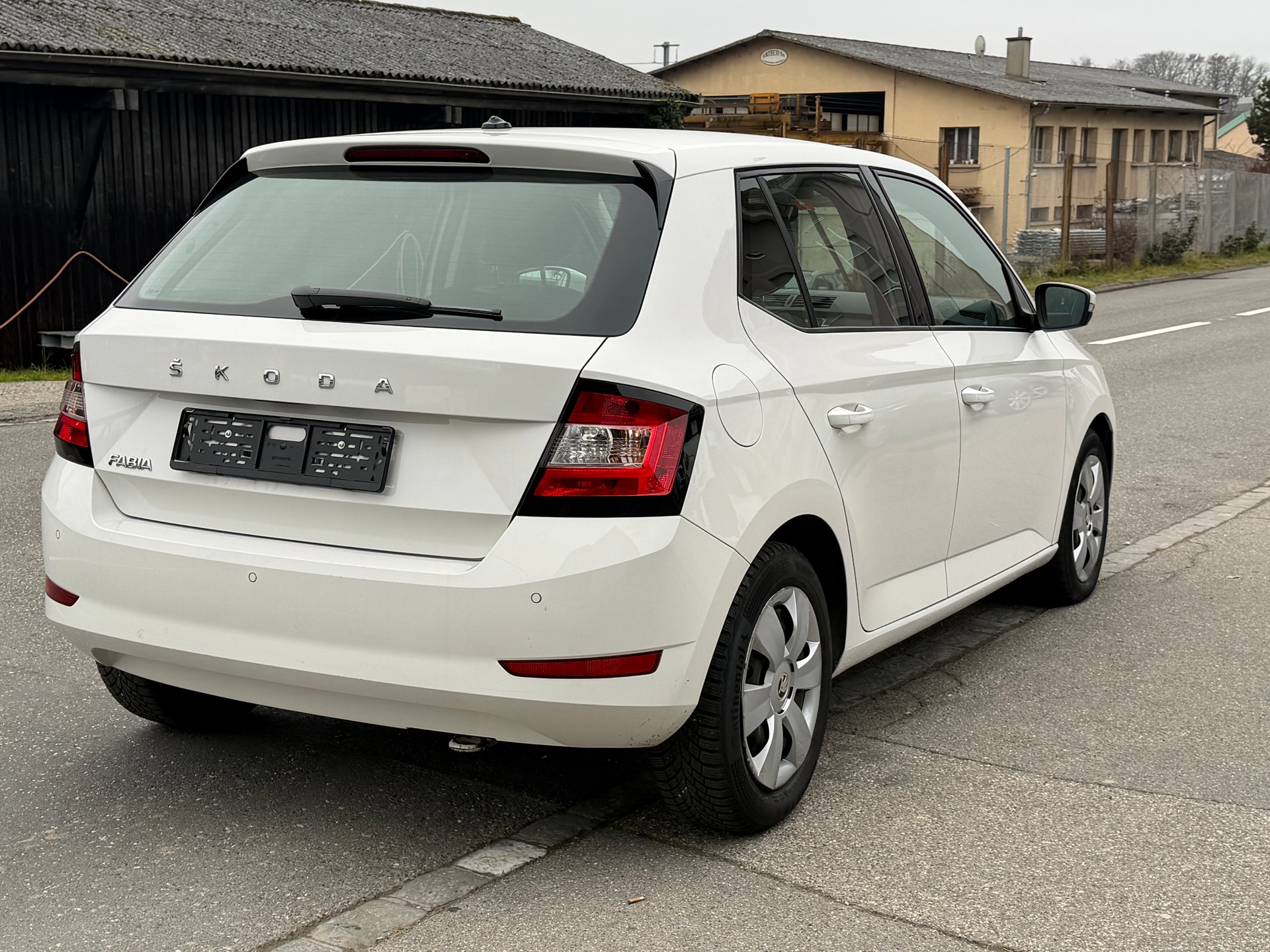 SKODA Fabia 1.0 TSI Ambition DSG-image-4